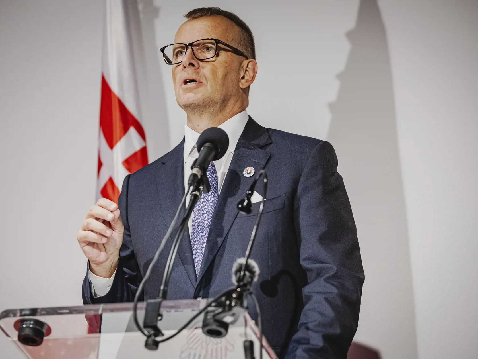V bratislavskejI Incheba Expo aréne sa konal predvolebný snem hnutia SME RODINA. Na snímke predseda hnutia Boris Kollár počas úvodného príhovoru k delegátom.