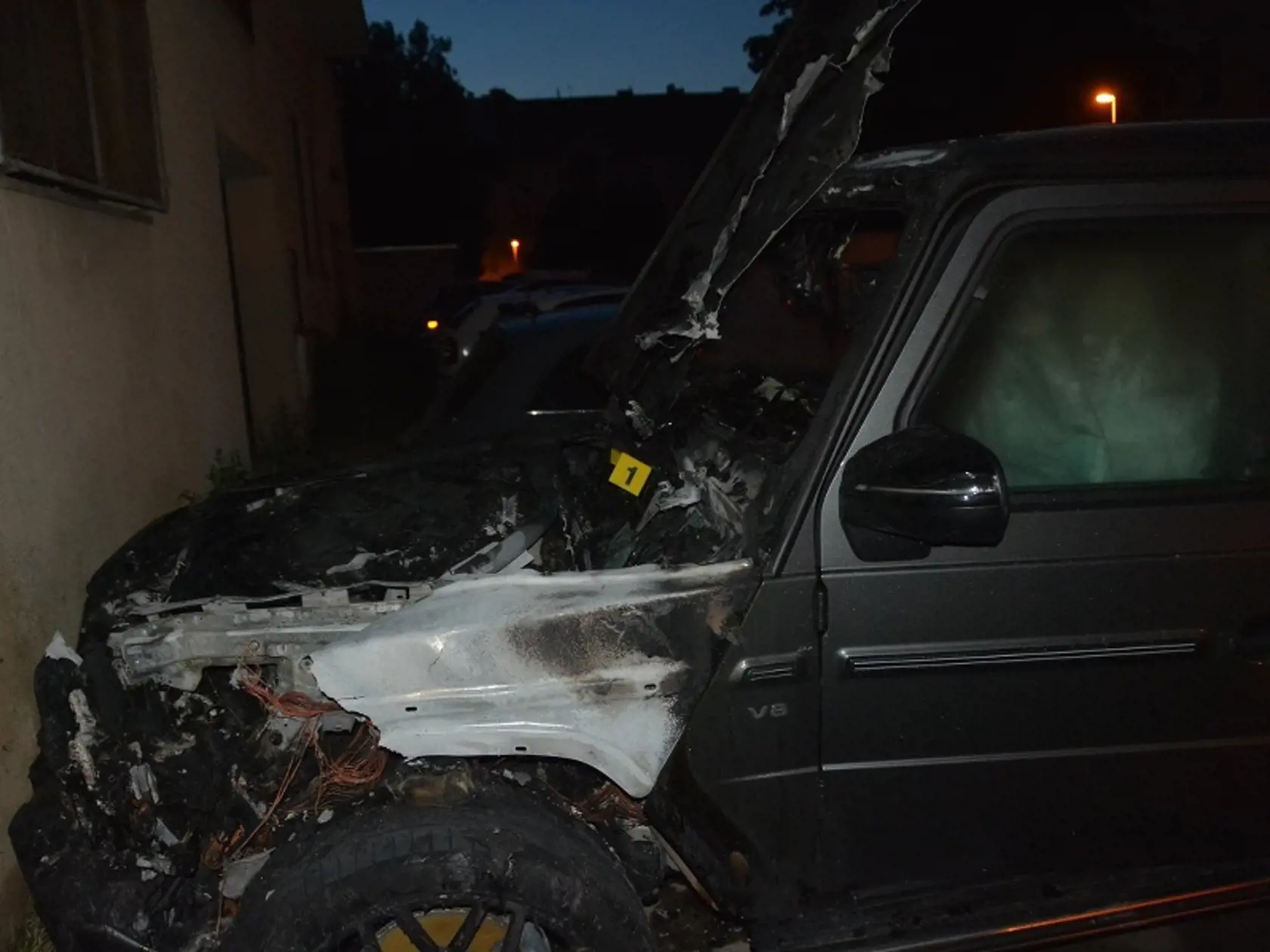 V júli 2019 niekto úmyselne podpálil auto mladého hokejistu.