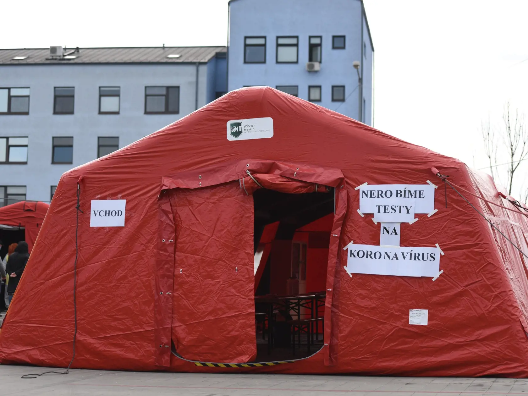 Núdzový stav sa týka všetkých zdravotníkov, či ide o záchranárov, operačné strediská, ambulancie či nemocnice.