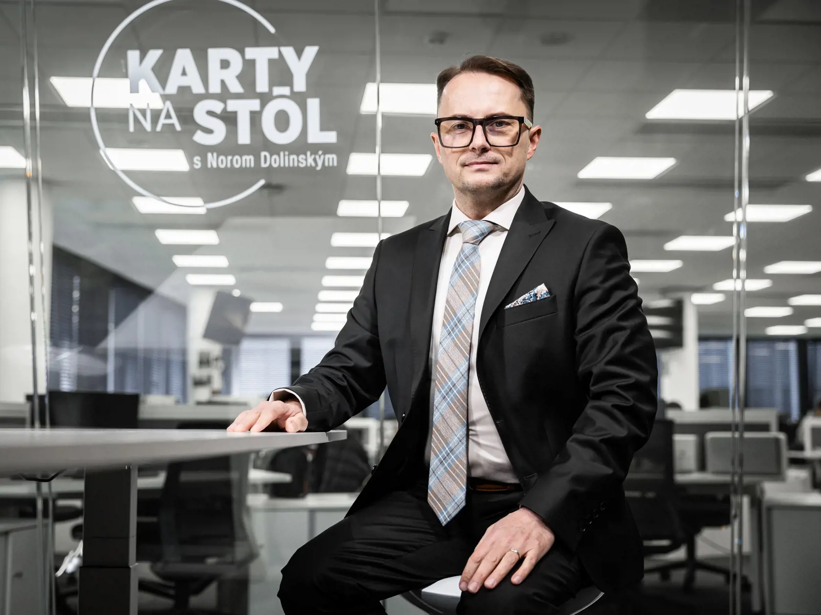 Diskusná relácia "Karty na stôl", ktorej hosťom bol Miroslav Řádek.