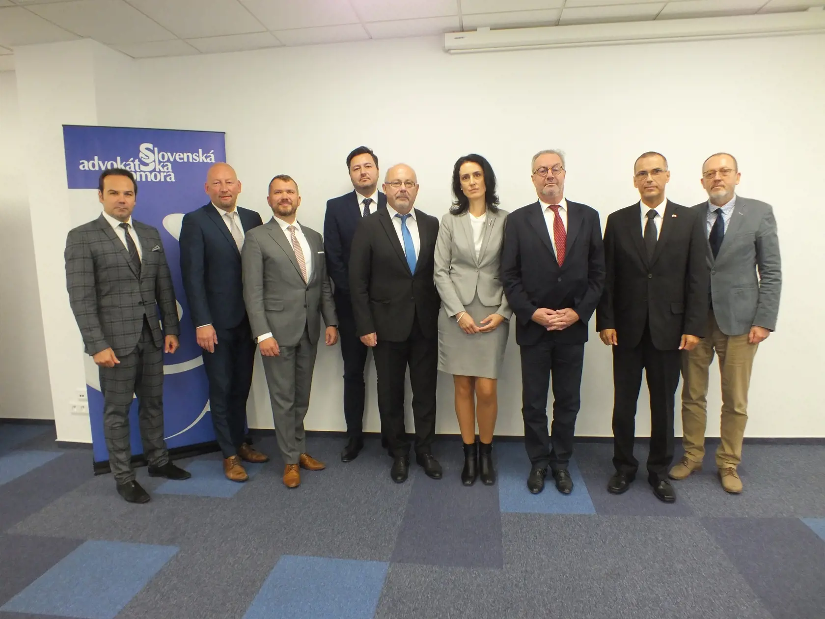 Slovenská advokátska komora (SAK) iniciovala stretnutie, na ktorom sa zúčastnil okrem predsedu SAK Vialama Karasa aj generálny prokurátor Maroš Žilinka, predseda Ústavného súdu Ivan Fiačan, predseda Najvyššieho súdu Ján Šikuta a predseda Najvyššieho správneho súdu Pavol Naď.