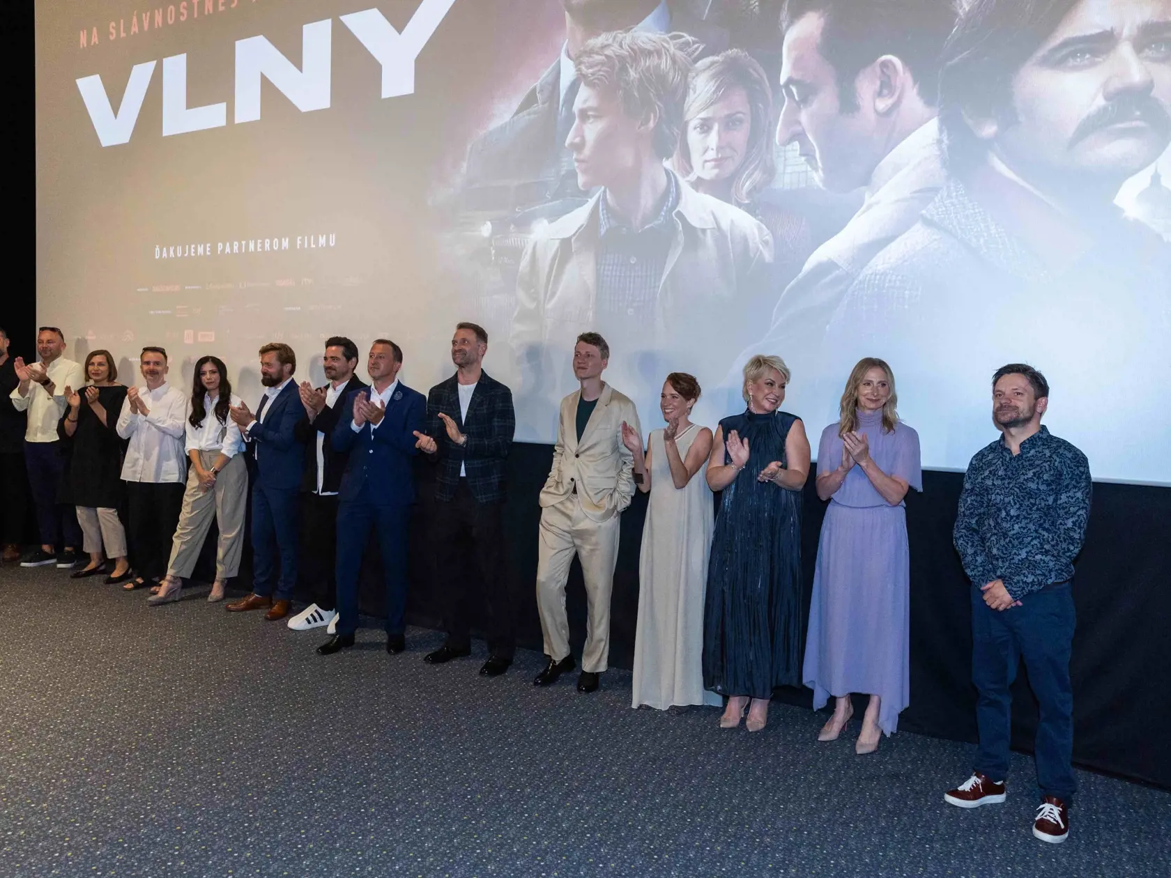 inopremiéra filmu Vlny