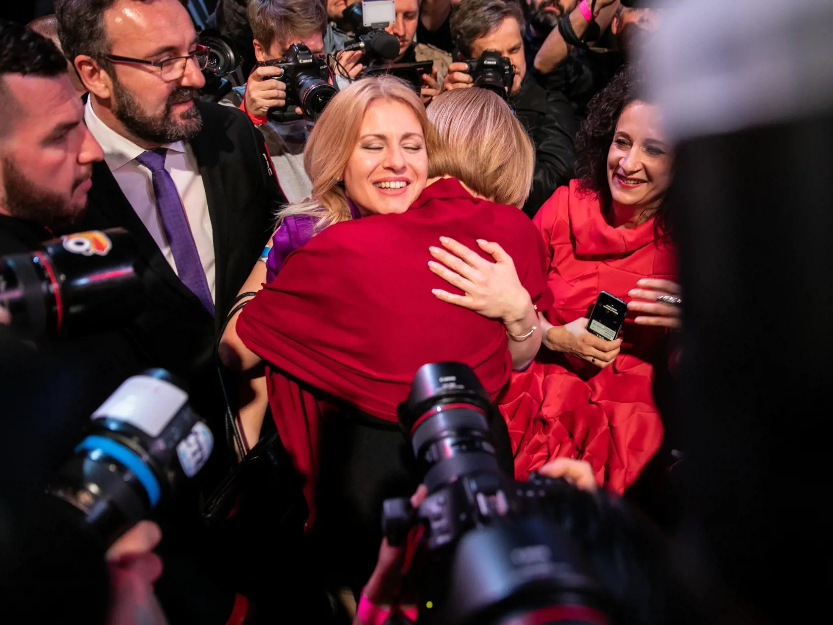 Druhé kolo prezidenskych volieb v štábe Zuzany Čaputovej.