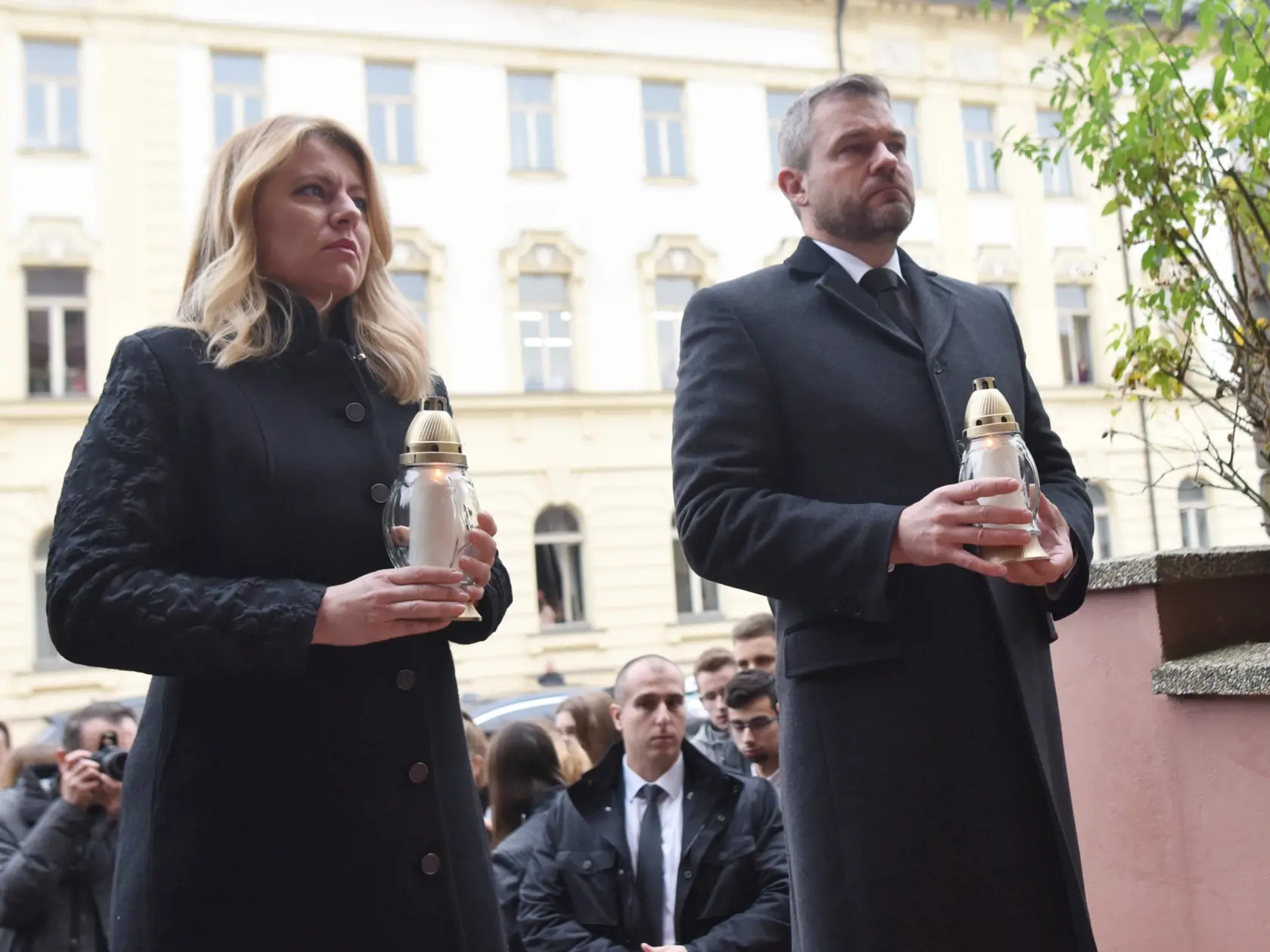 Zuzana Čaputová Peter Pellegrini  uctenie pamiatka štyri obete sviečky.