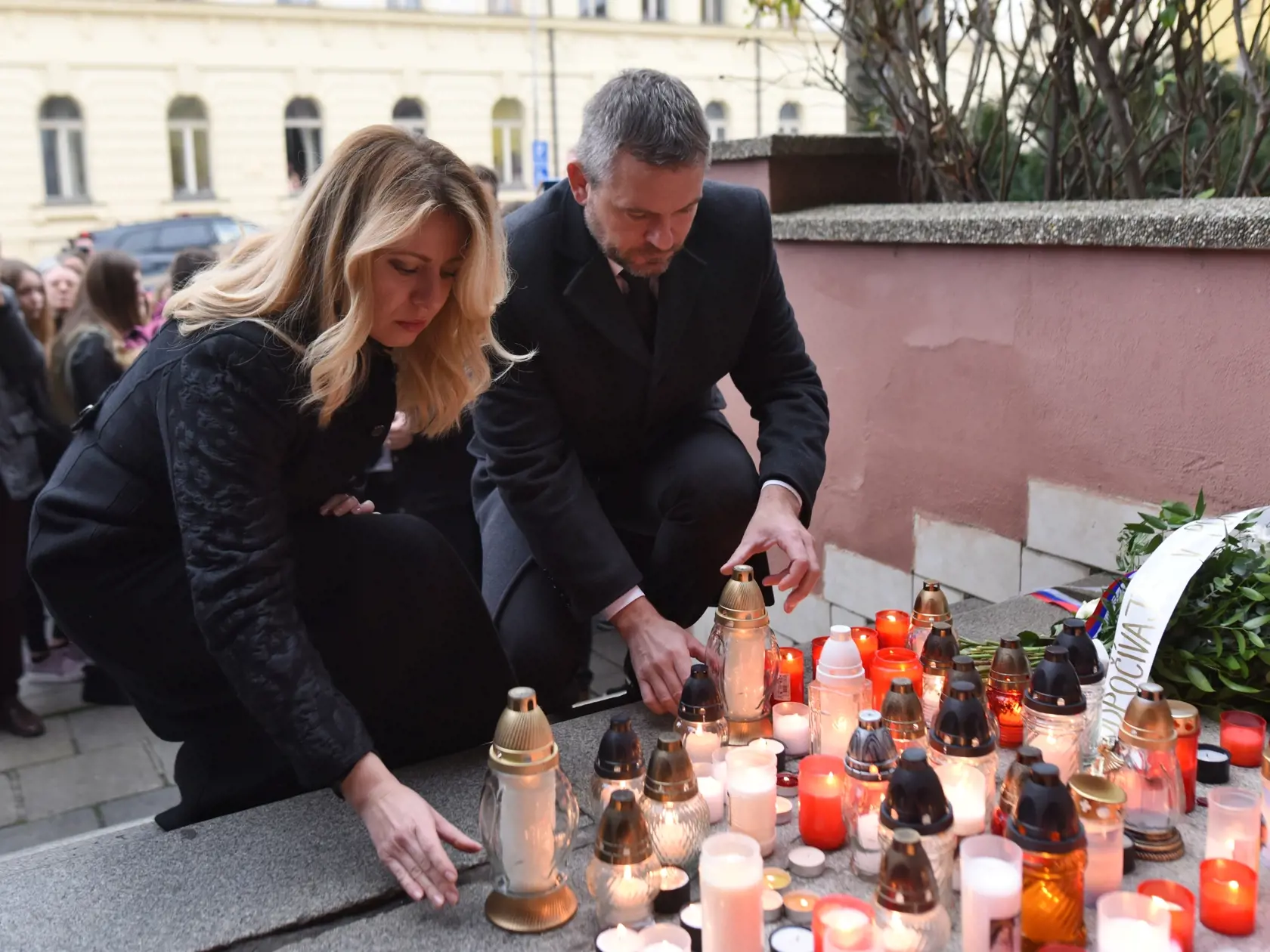 Zuzana Čaputová Peter Pellegrini  uctenie pamiatka štyri obete sviečky 