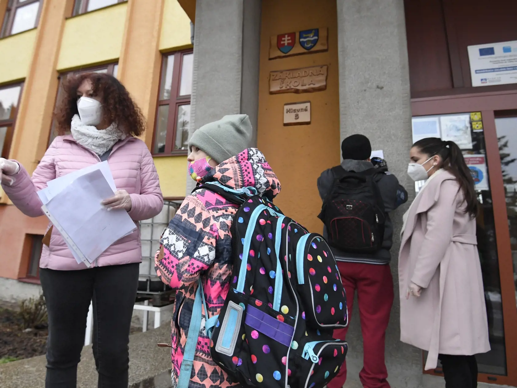 V Košiciach sa od pondelka školy neotvorili. Na snímke otvorená základná škola v Družstevnej pri Hornáde v okrese Košice – okolie 8. februára 2021. FOTO TASR – František Iván