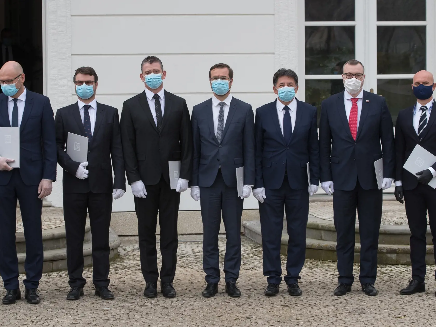 Prezidentka Slovenskej republiky Zuzana Čaputová vymenovala nových členov vlády pod vedením premiéra Igora Matoviča. 