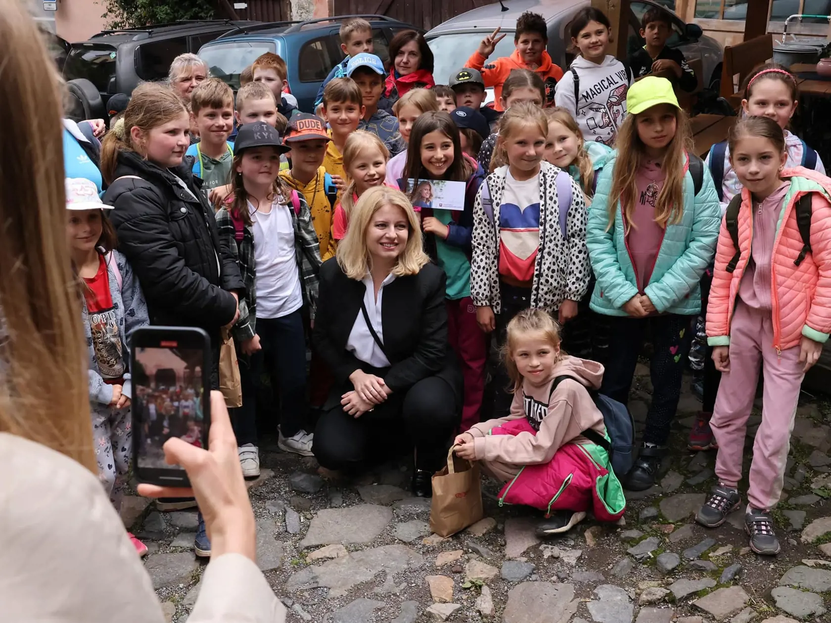 Prezidentka Zuzana Čaputová navštívila v stredu (7.6.) historickú Banskú Štiavnicu. Návšteva súvisela aj s nedávnym požiarom, ktorý zničil viaceré historické budovy aj muzeálne exponáty.