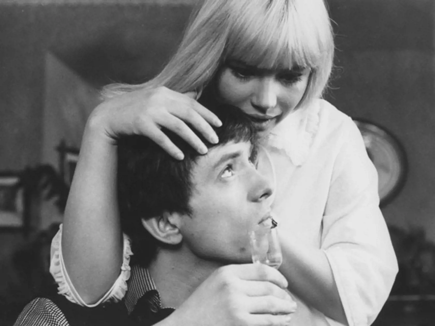 Vo filme Zmluva s diablom si
zahrala s vtedajšou českou
filmovou hviezdou Jaromírom Hanzlíkom.
Foto: Archív SFÚ