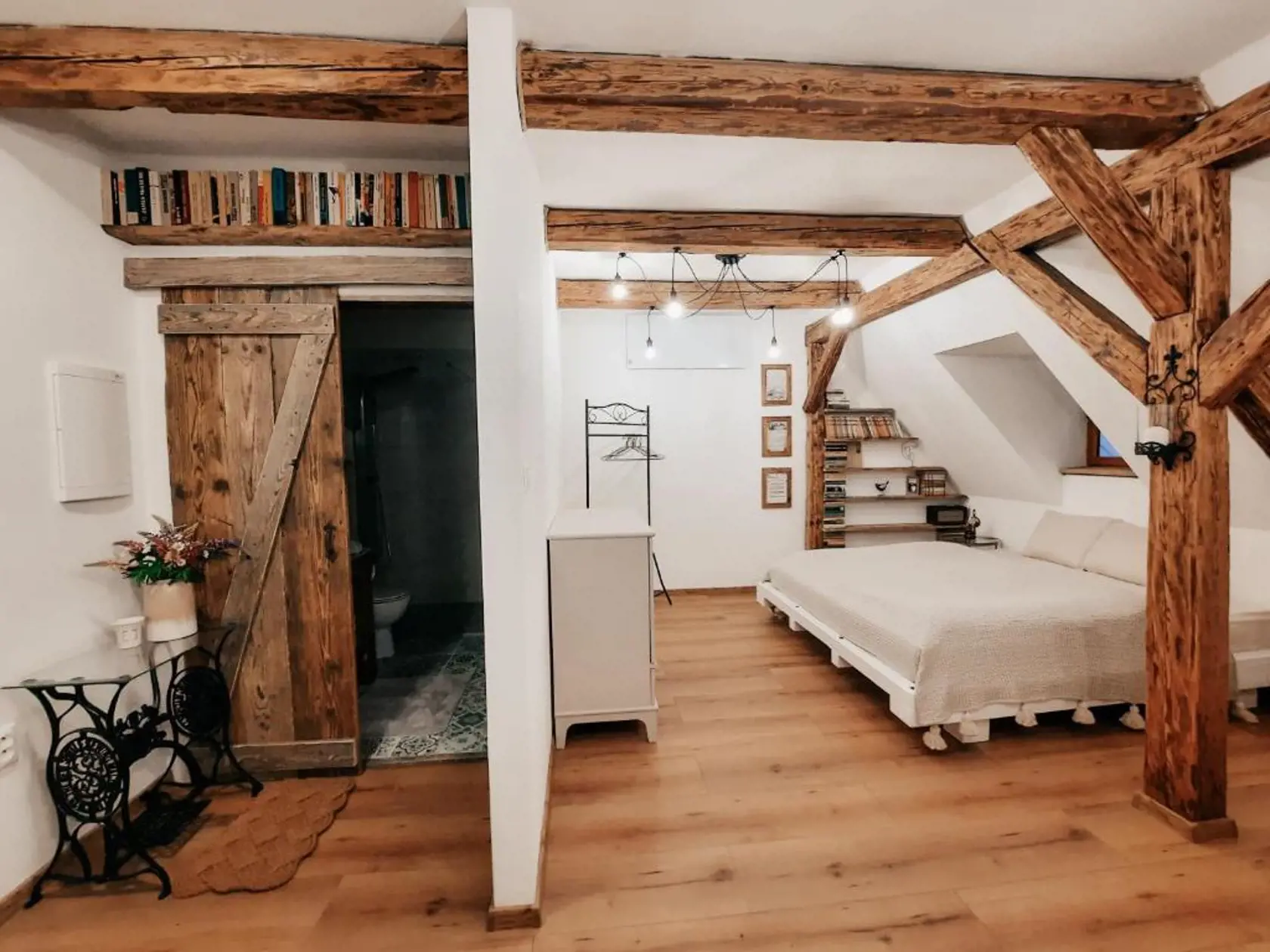 Apartmány v zrekonštruovanom mestskom barokovom paláci v Banskej Štiavnici, kde jeden vlastní aj bývalý minister obrany Jaroslav Naď.
