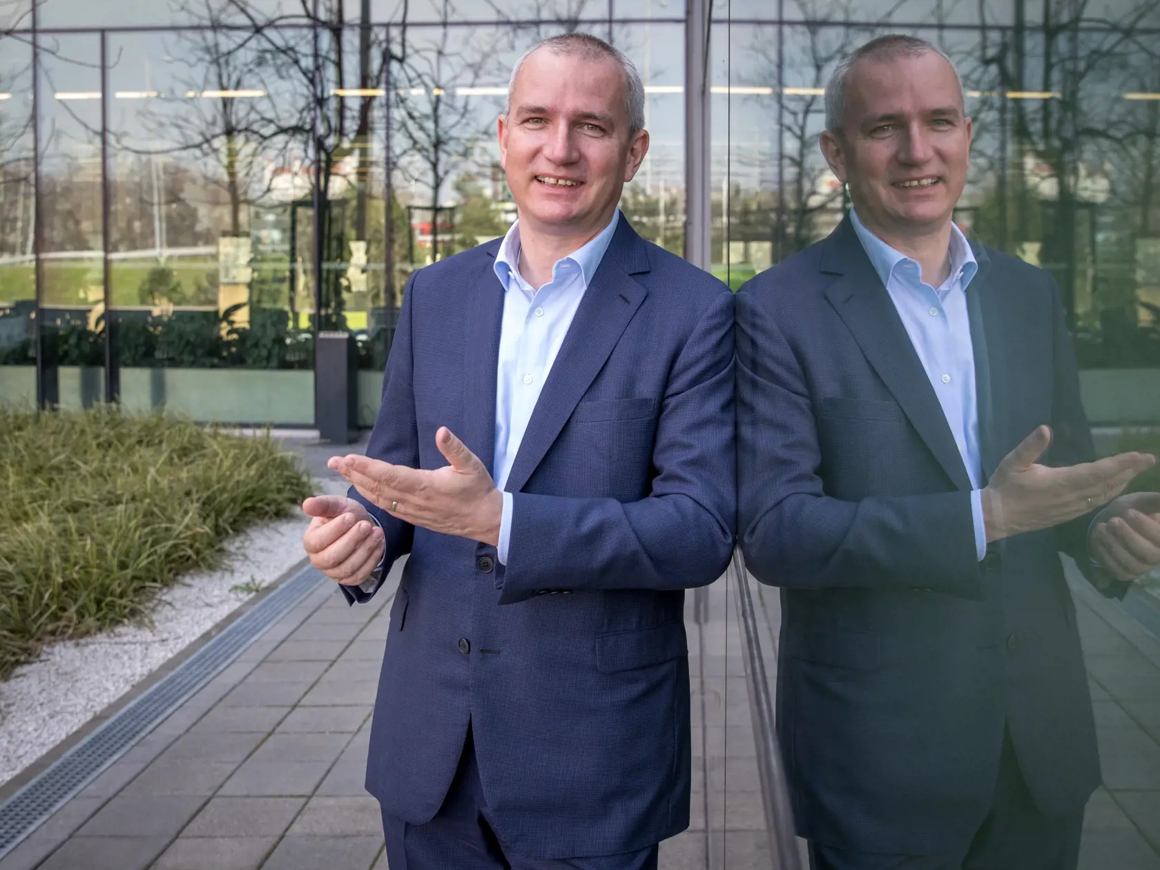 Súčasný spolumajiteľ Penty a top manažér Eduard Maták prestane byť na konci roku 2021 spolumajiteľom celej skupiny Penta a projektovým lídrom zodpovedným za zdravotníctvo.