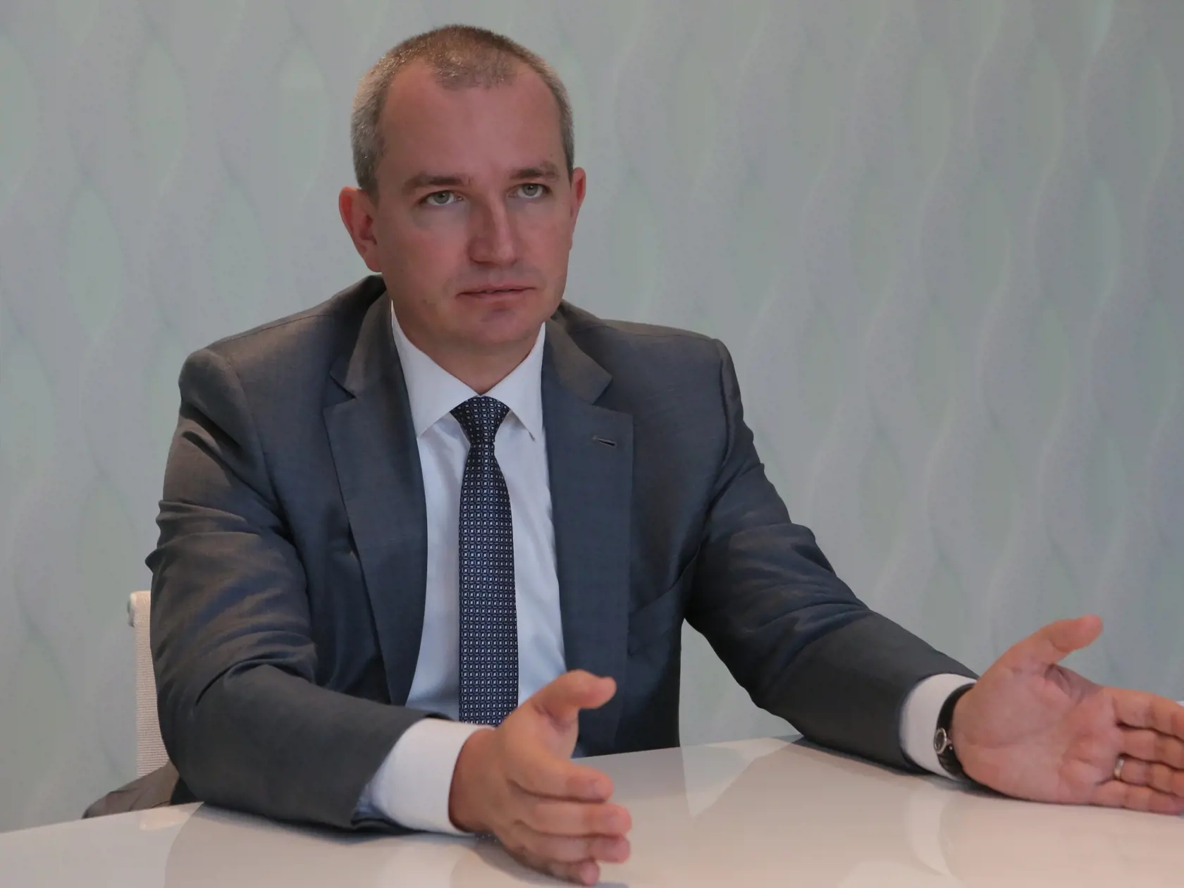 Súčasný spolumajiteľ Penty a top manažér Eduard Maták prestane byť na konci roku 2021 spolumajiteľom celej skupiny Penta a projektovým lídrom zodpovedným za zdravotníctvo.