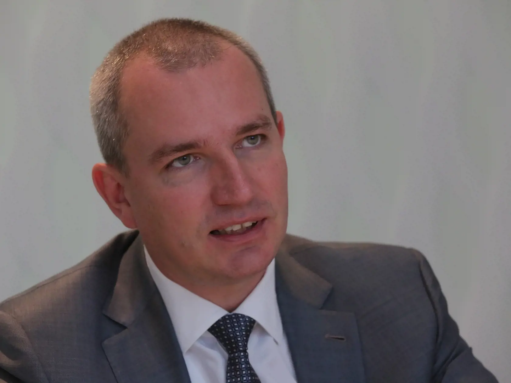 Súčasný spolumajiteľ Penty a top manažér Eduard Maták prestane byť na konci roku 2021 spolumajiteľom celej skupiny Penta a projektovým lídrom zodpovedným za zdravotníctvo.