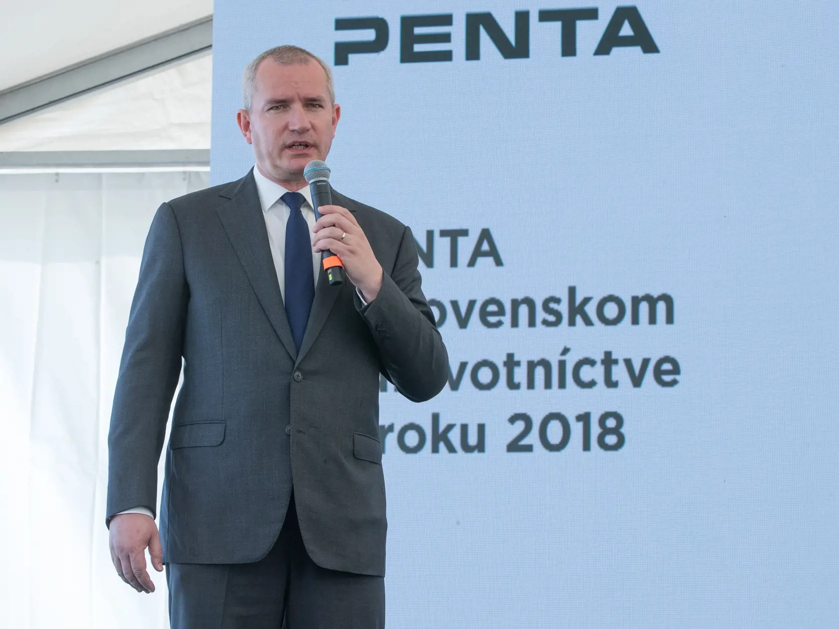 Súčasný spolumajiteľ Penty a top manažér Eduard Maták prestane byť na konci roku 2021 spolumajiteľom celej skupiny Penta a projektovým lídrom zodpovedným za zdravotníctvo.