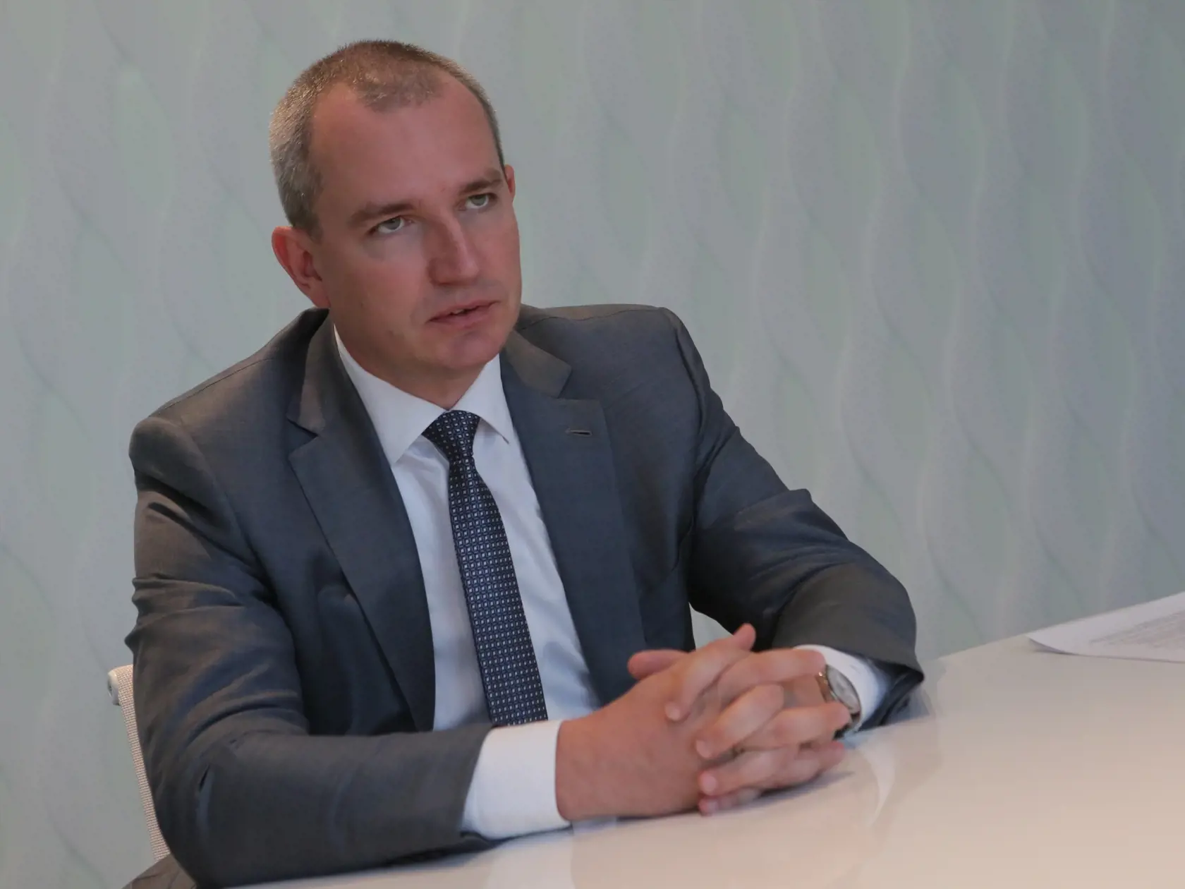 Súčasný spolumajiteľ Penty a top manažér Eduard Maták prestane byť na konci roku 2021 spolumajiteľom celej skupiny Penta a projektovým lídrom zodpovedným za zdravotníctvo.
