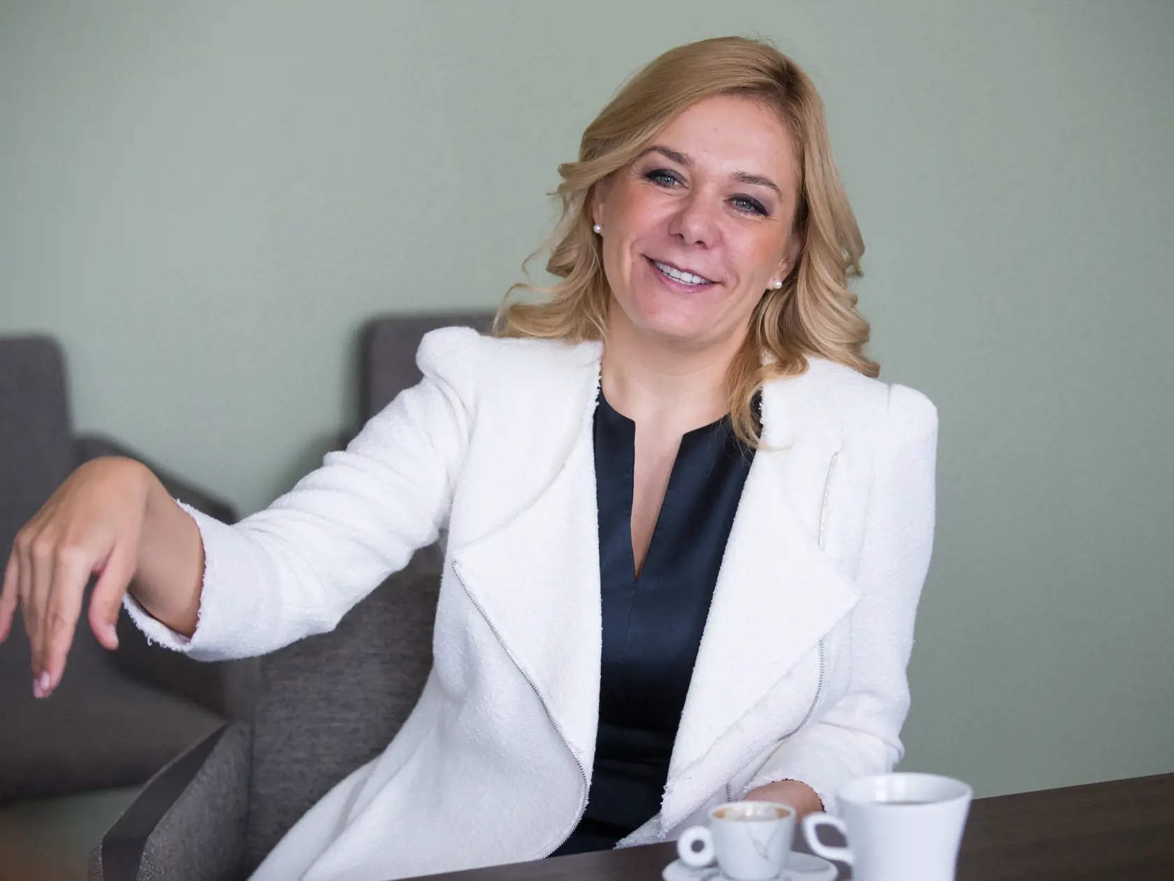 Ministerka vnútra Denisa Saková vo svojej kancelárii.