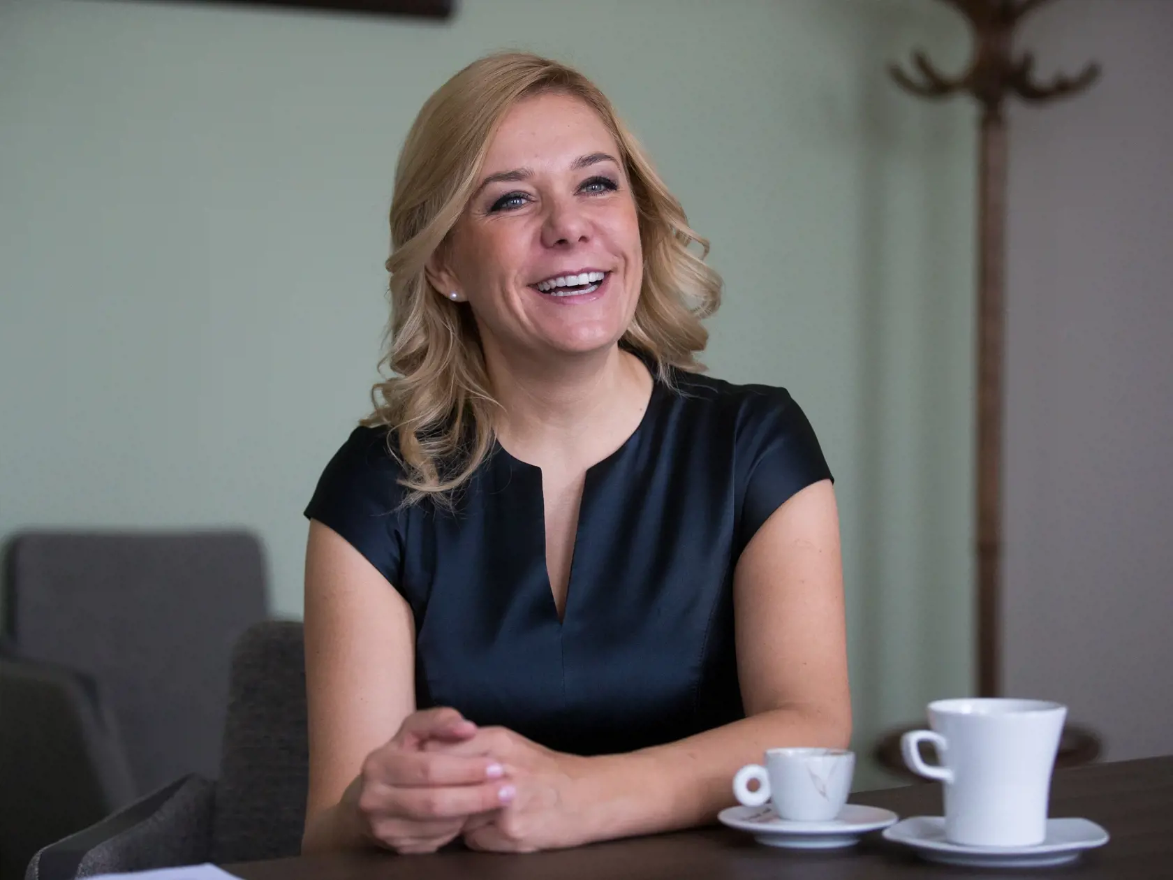 Ministerka vnútra Denisa Saková vo svojej kancelárii.