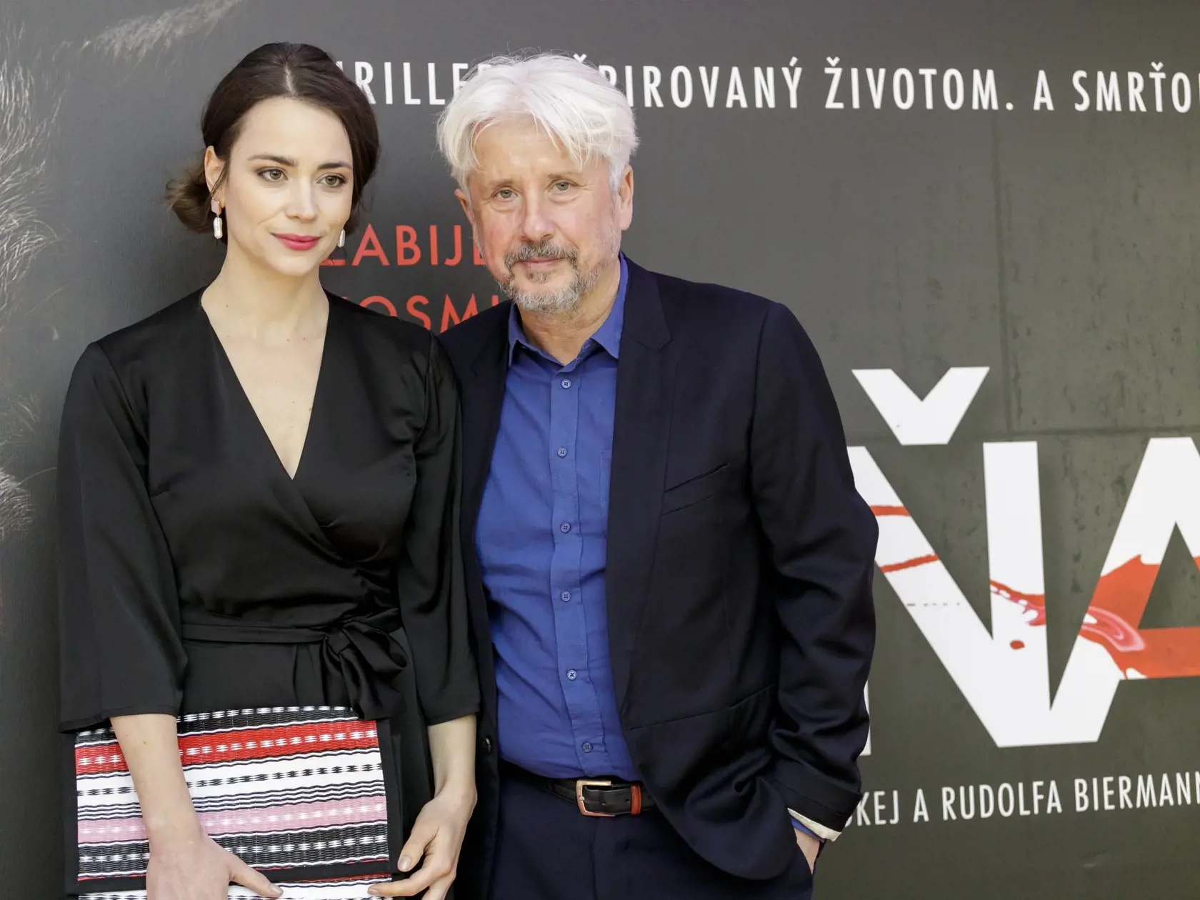 Na snímke zľava herečka Gabriela Marcinková, ktorá stvárnila postavu Emmy a producent Rudolf Biermann pred slávnostnou premiérou slovenského filmu Sviňa v Bratislave 4. februára 2020. FOTO TASR - Dano Veselský