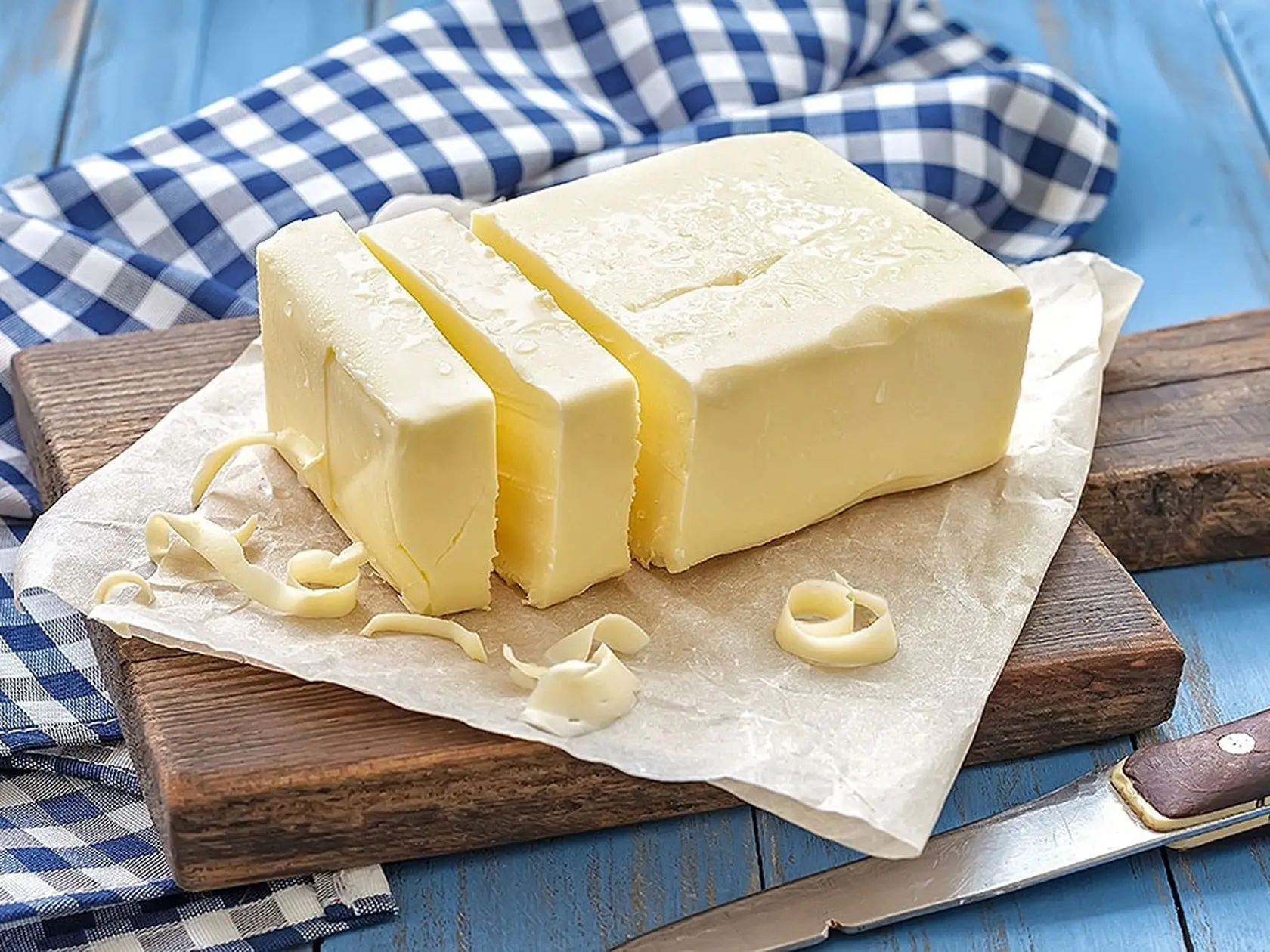 Maslo na zahustenie funguje výborne napríklad pri syrovej alebo smotanovej omáčke.
