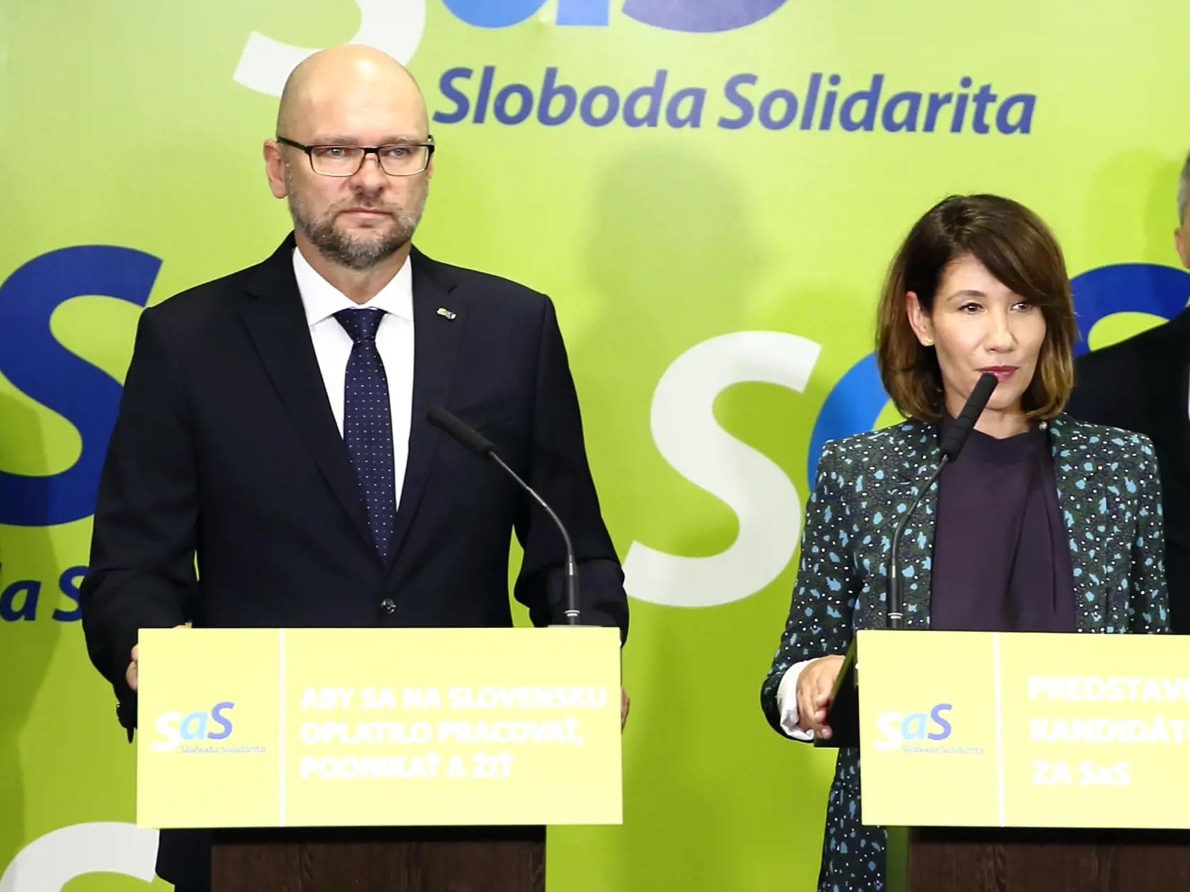 Lucia Ďuriš Nicholsonová a Richard Sulík strávili v SaS viac než jedno desaťročie. Sulík sa teraz vyjadril k jej odchodu.