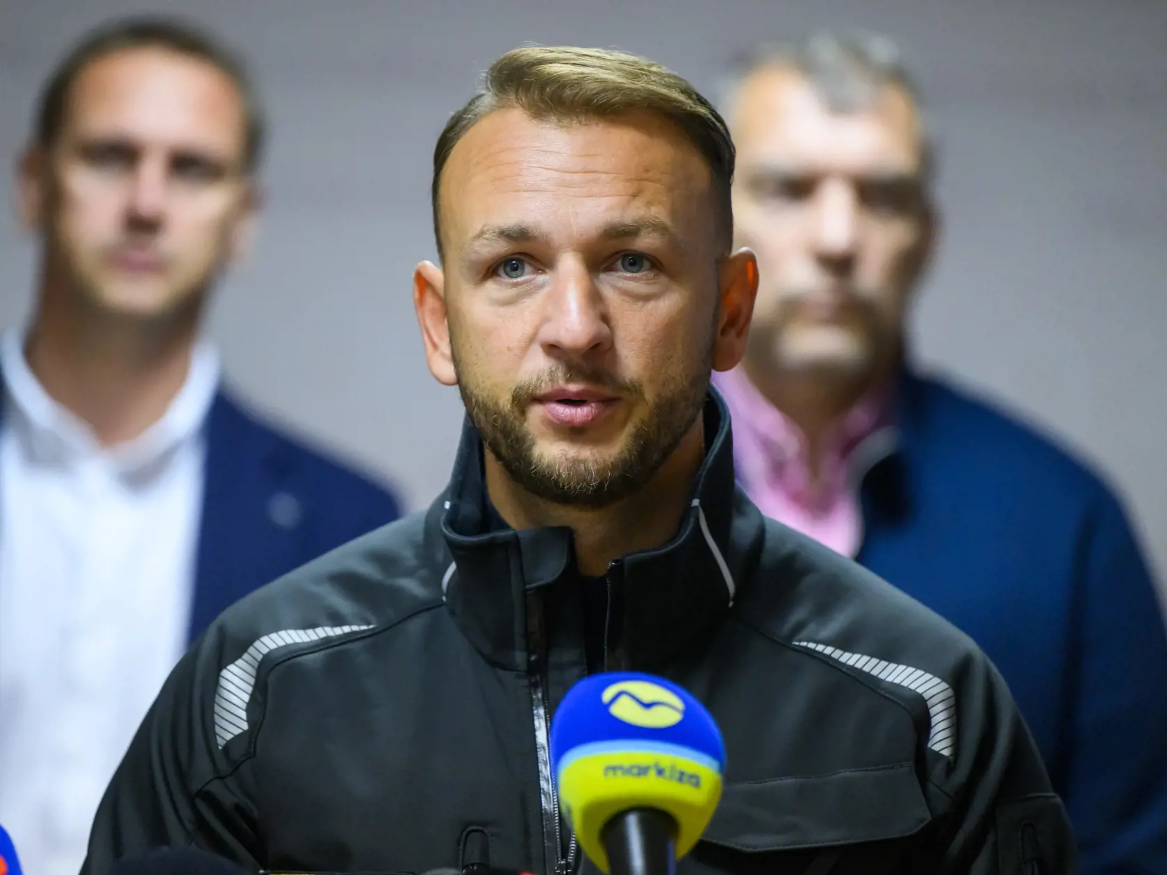 Na snímke zľava riaditeľ SHMÚ Vasil Penev a minister vnútra SR Matúš Šutaj Eštok (Hlas-SD) počas tlačovej konferencie po zasadnutí Ústrednej povodňovej komisie v Bratislave 14. septembra 2024. FOTO TASR - Jaroslav Novák