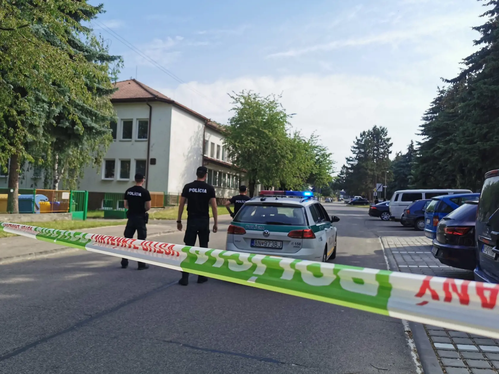 Okresný súd v Bánovciach nad Bebravou mal o prípade rozhodnúť v stredu, ale nerozhodne. Niekto totiž na súdoch po Slovensku opäť nahlásil bombu.