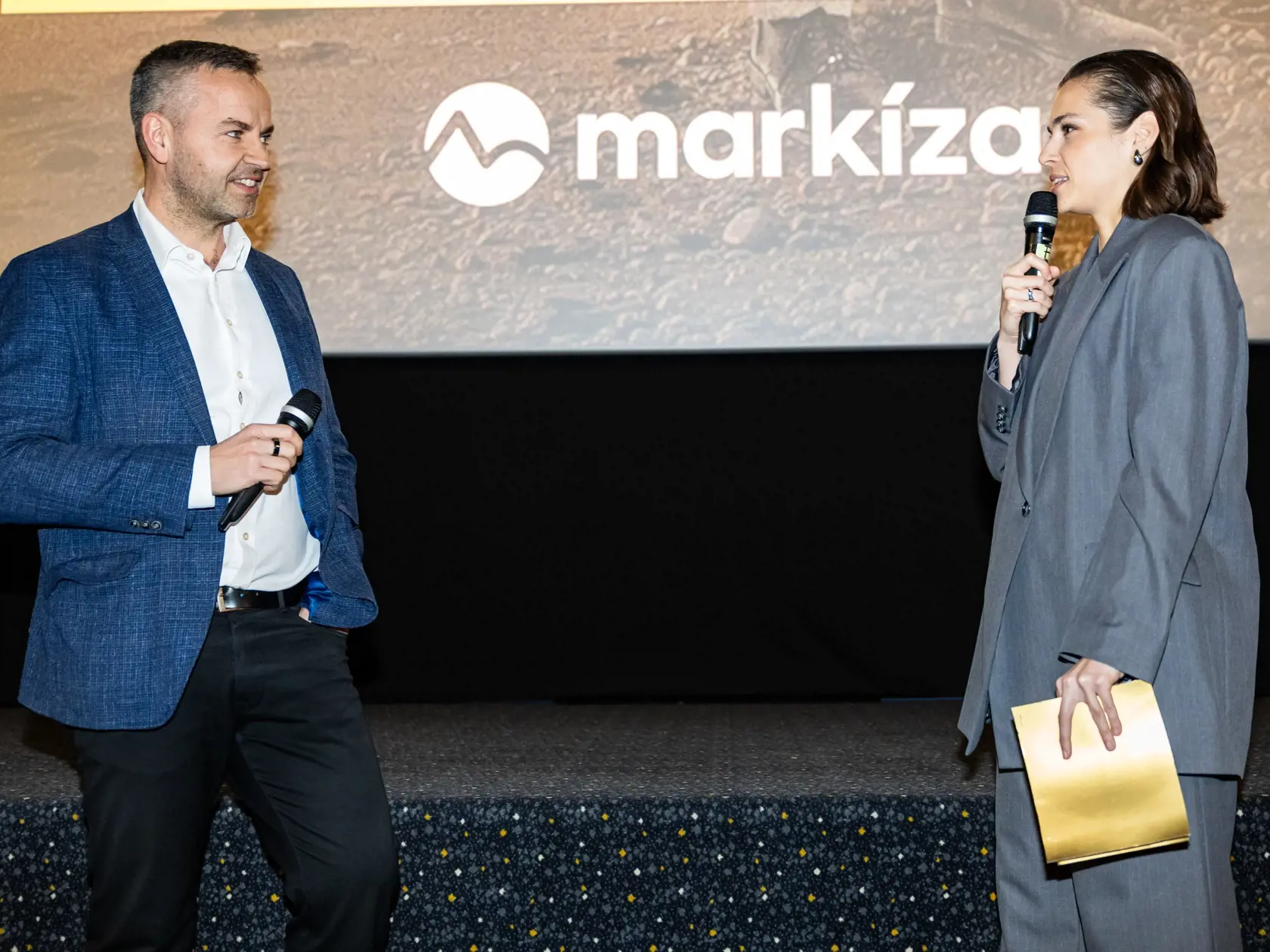 Premiéra seriálu “VINA” v Bratislave. Na snímke Lucia Hlaváčková a Peter Gažík.
