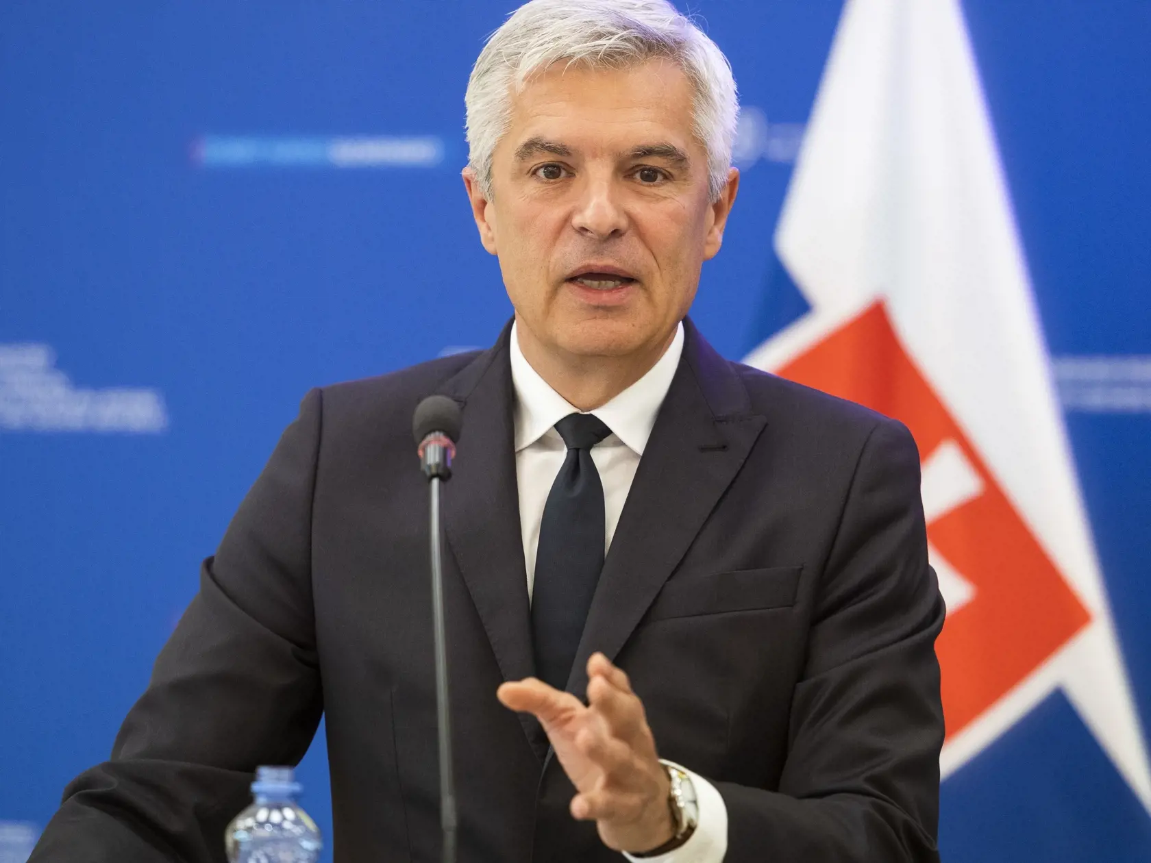 Na snímke minister zahraničných vecí a európskych záležitostí SR Ivan Korčok (nominant SaS) počas tlačovej konferencie, na ktorej zhodnotil 100 dní vo funkcii šéfa rezortu diplomacie v Bratislave 16. júla 2020.