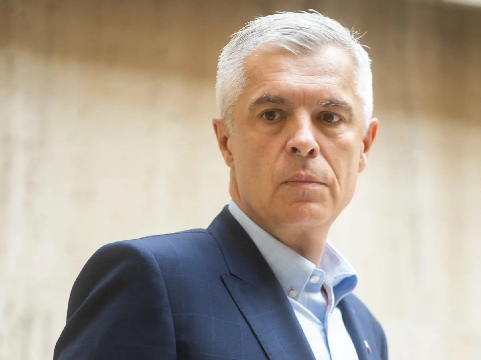 Na snímke minister zahraničných vecí a európskych záležitostí SR Ivan Korčok (nominant SaS) prichádza na rokovanie 81. schôdze vlády SR 26. mája 2022 v Bratislave.