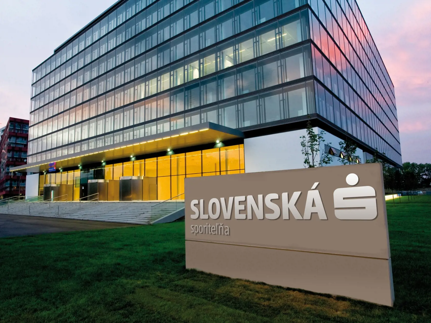 Cenníky mení aj Slovenská sporiteľňa.