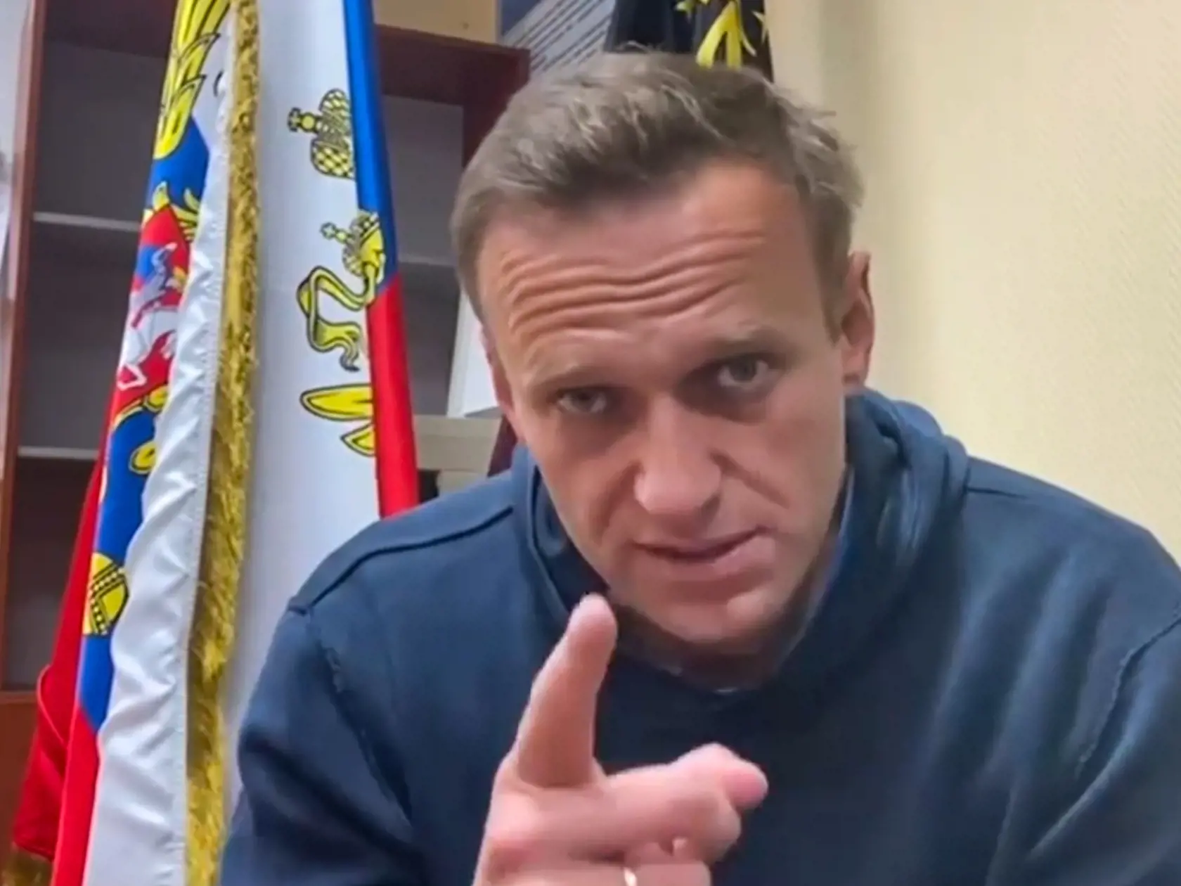 ALEXEJ NAVAĽNYJ   Aj z väzenia 44-ročný disident      znepríjemňuje Putinovi život.