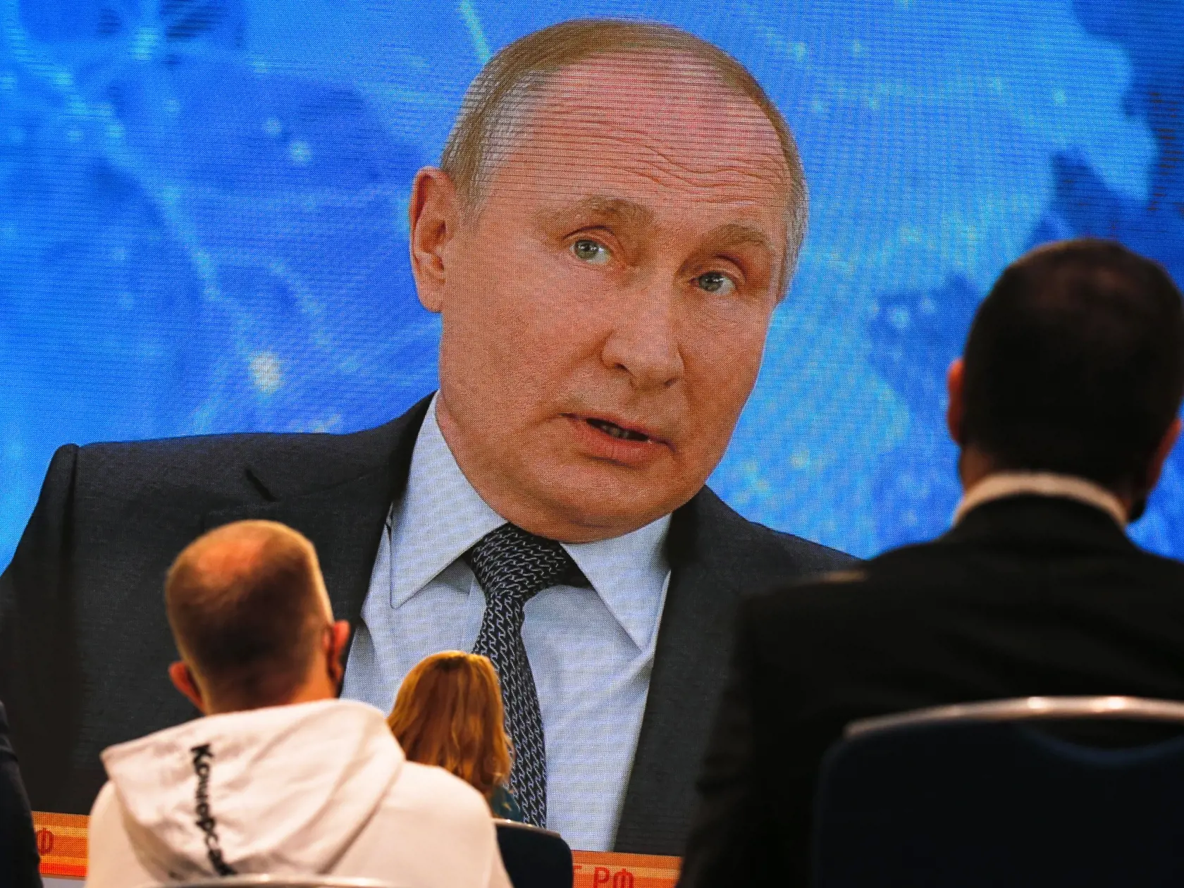 JB 26 Moskva - Ruský prezident Vladimir Putin počas video výročnej tlačovej konferencie v Moskve 17. decembra 2020. Tento rok však bude mať pre koronavírusovú pandémiu podobu videokonferencie. FOTO TASR/AP

Russian President Vladimir Putin speaks via video call during a news conference in Moscow, Russia, Thursday, Dec. 17, 2020. This year, Putin attended his annual news conference online due to the coronavirus pandemic. (AP Photo/Alexander Zemlianichenko)