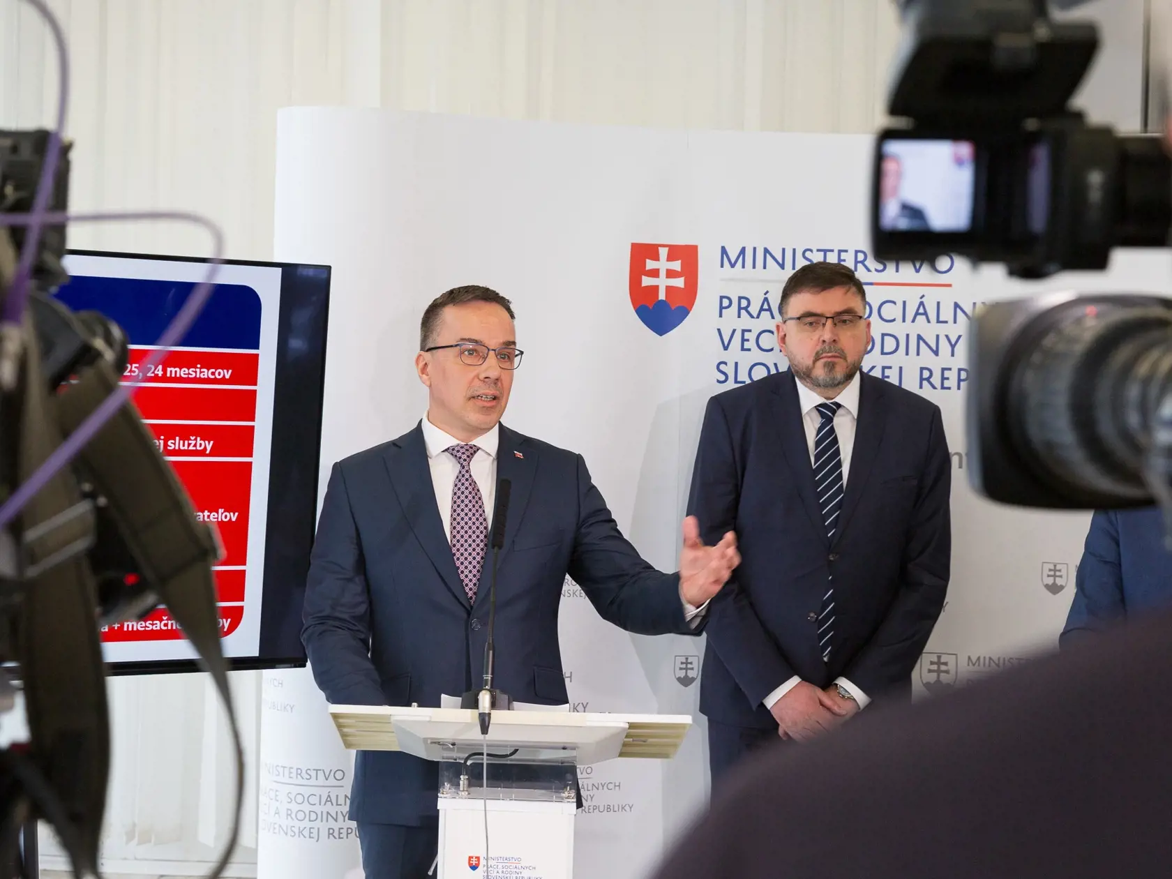 Minister práce Erik Tomáš.