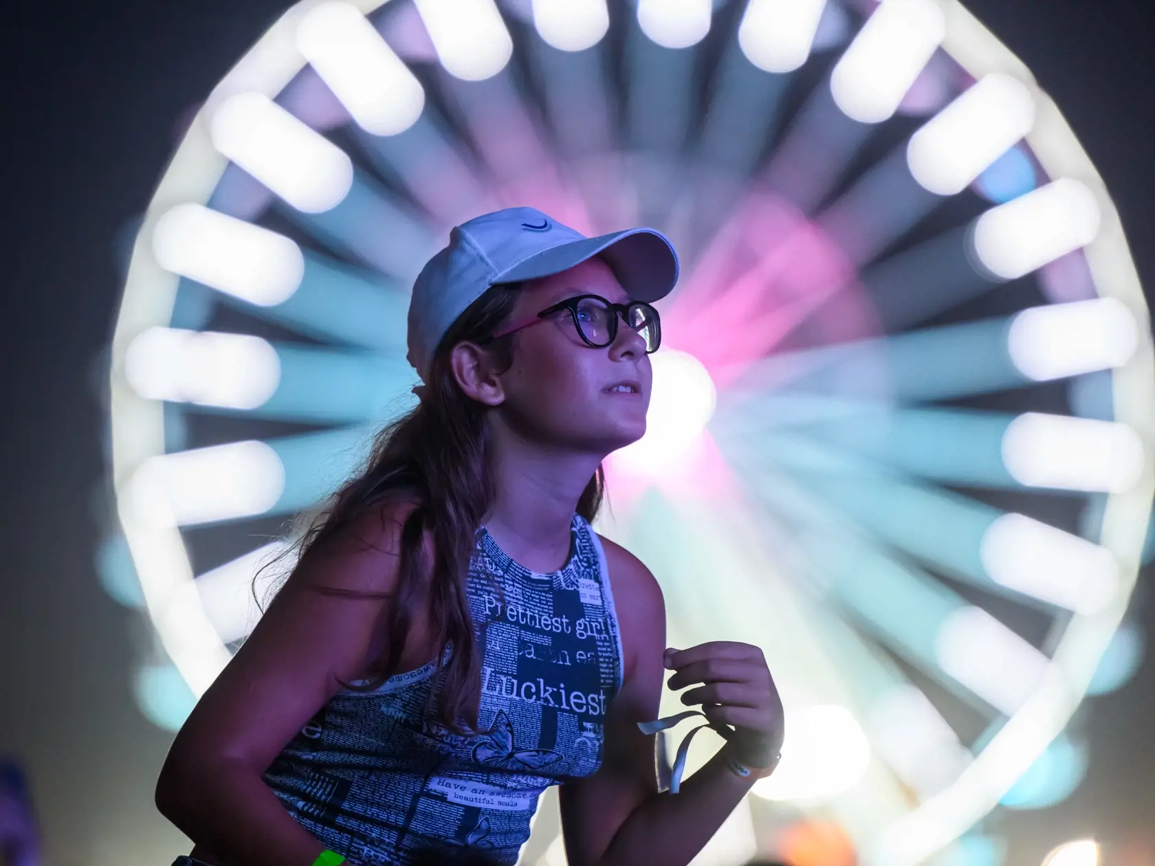 Lovestream festival, najväčšie hudobné podujatie tohto leta, sa začína v piatok popoludní v Bratislave. Na letisku v bratislavských Vajnoroch sa počas troch dní od 16. do 18. augusta predstavia viaceré osobnosti európskej a svetovej hudobnej scény. Brány festivalu sa pre všetkých fanúšikov otvorili v piatok 16. augusta o 12.00 h a zatvoria sa v pondelok 19. augusta o 12.00 h. Na snímke britská speváčka Rita Ora počas prvého dňa 3. ročníka Lovestream festivalu na Starom Vajnorskom letisku.