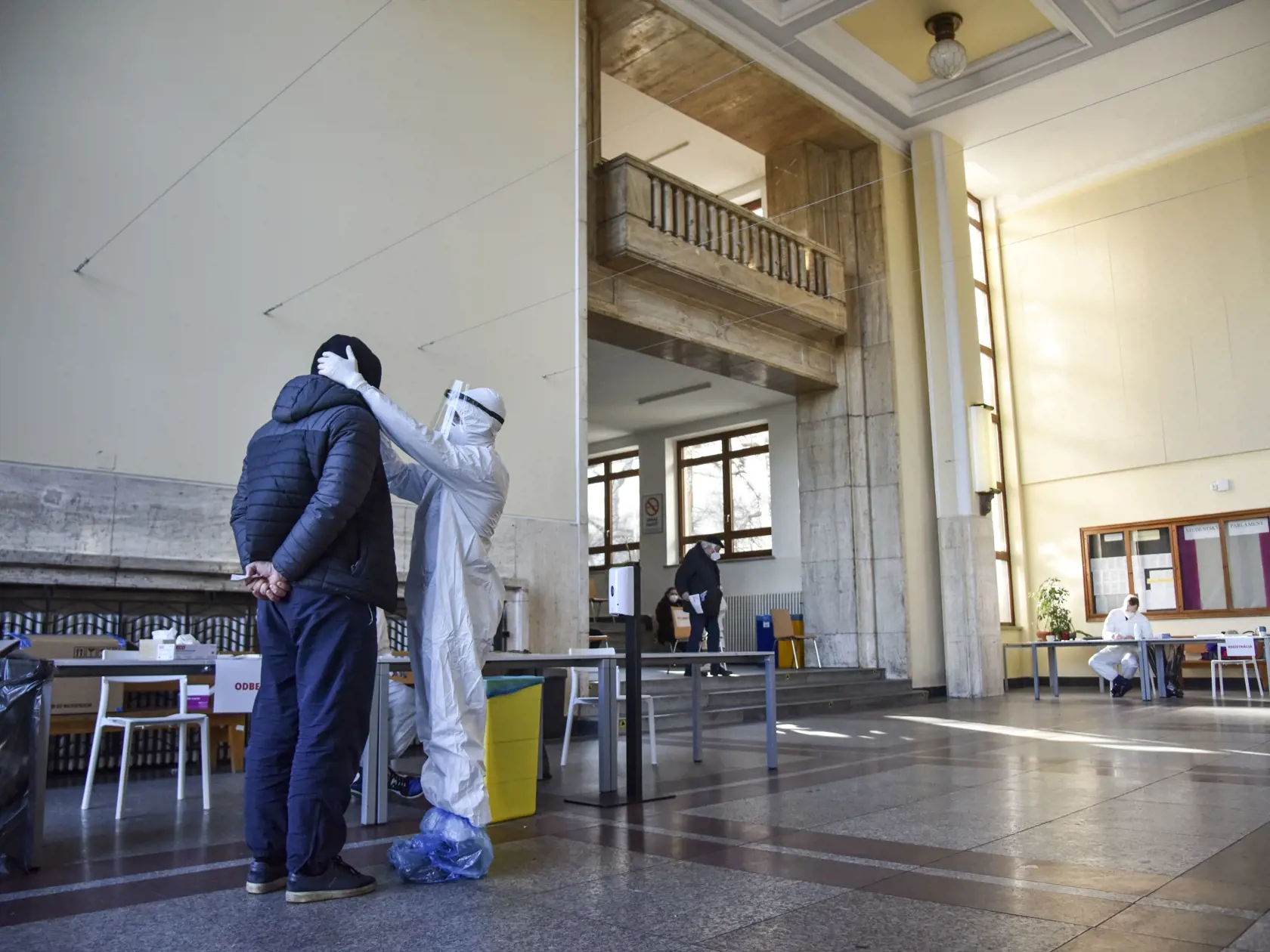Na snímke antigénové testovanie v odbernom mieste v budove Fakulty architektúry a dizajnu Slovenskej technickej univerzity (STU) v Bratislave 30. januára 2021. FOTO TASR - Pavol Zachar