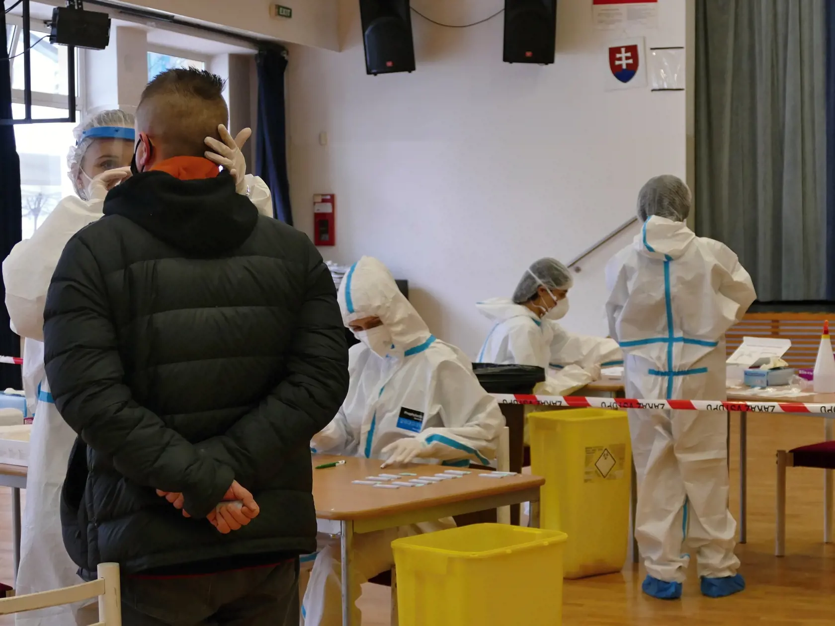 Na snímke odberné miesto na testovanie na prítomnosť ochorenia COVID 19 v Dome kultúry v Bytči 30. januára 2021. FOTO TASR - Erika Ďurčová