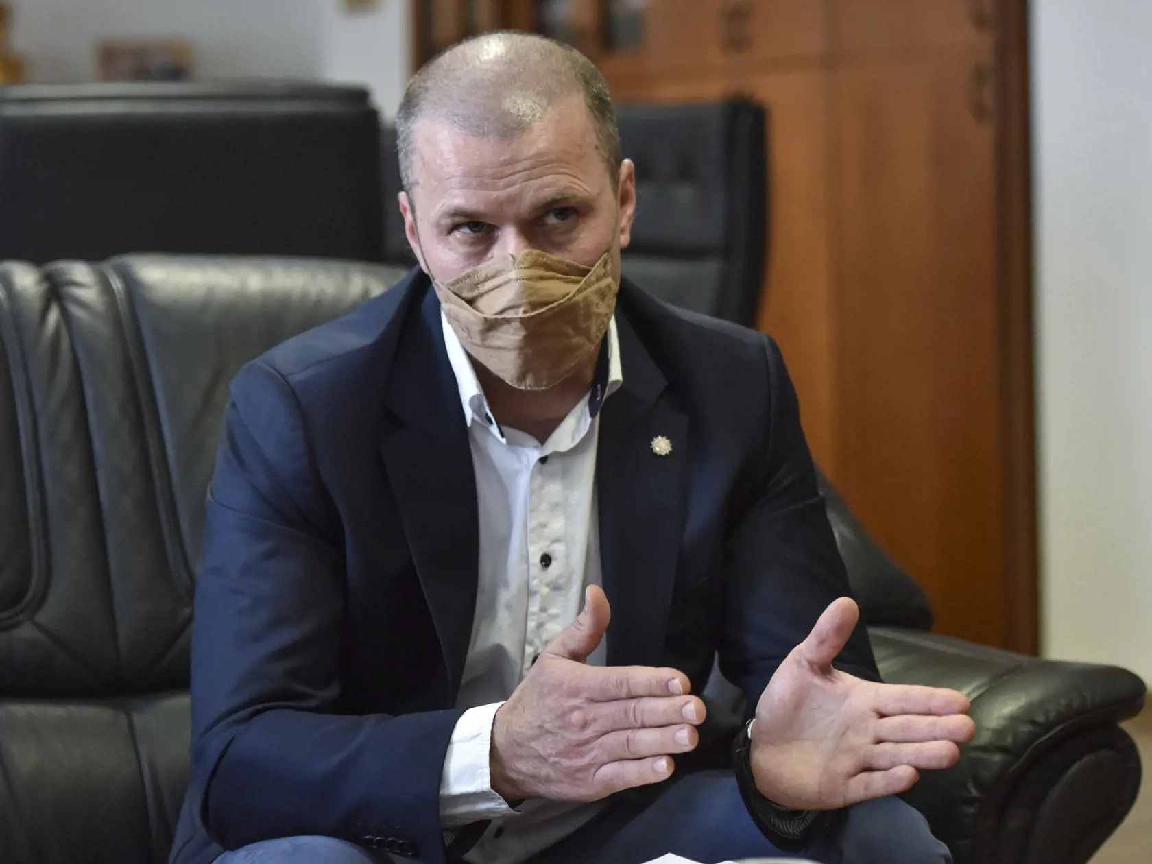 Po tom, čo sa Peter Kovařík stal obvineným, z funkcie prezidenta Policajného zboru odstúpil.