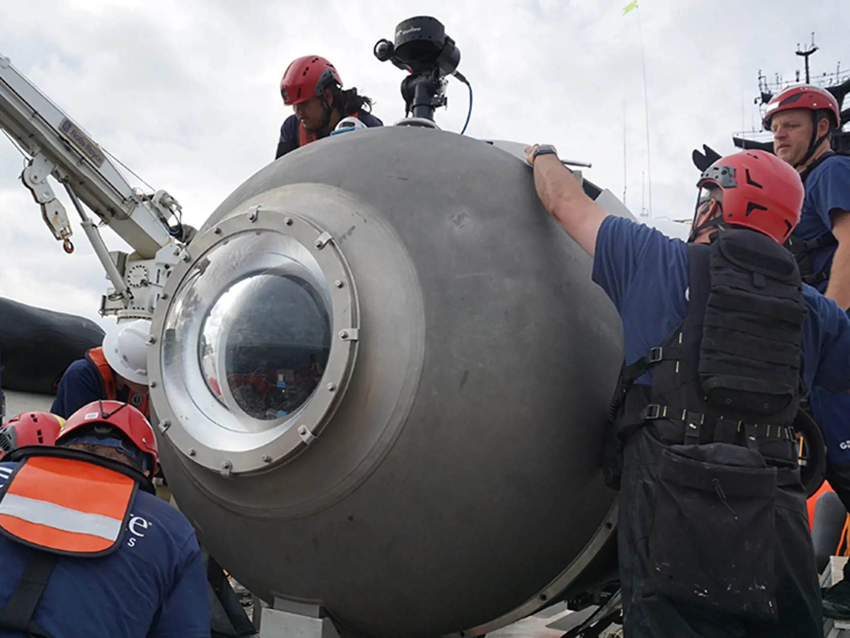Spoločnosť Oceangate Expeditions sa vypravila na tajomné a zároveň tragické miesto, kde sa pred 110 rokmi potopila jedna z najslávnejších lodí všetkých čias RMS Titanic.