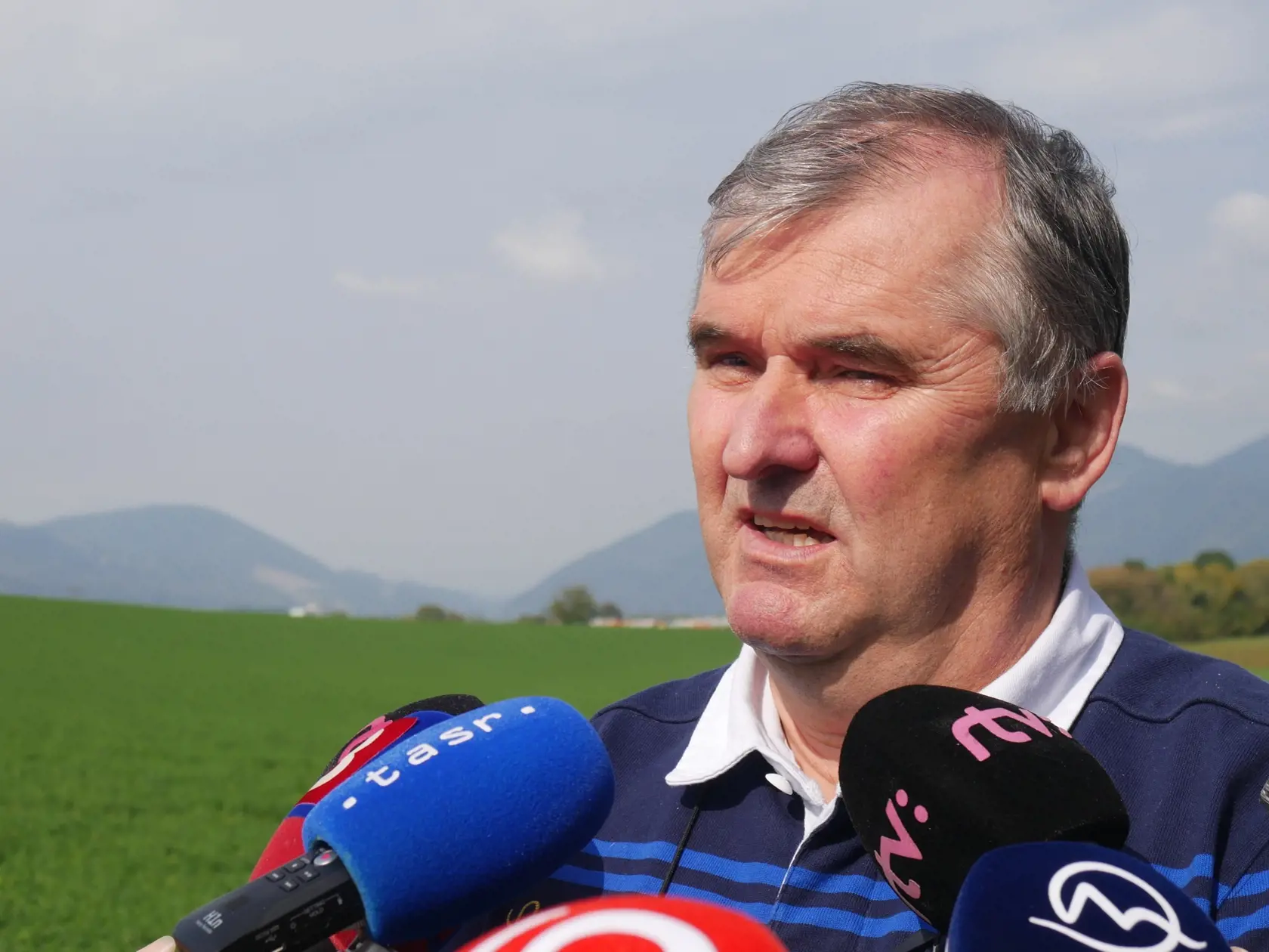 Riaditeľ bardejovskej nemocnice a zároveň prezident ANS Marián Petko potvrdil, že niektorých covid pacientov museli previezť do iných zdravotníckych zariadení v rámci Slovenska.