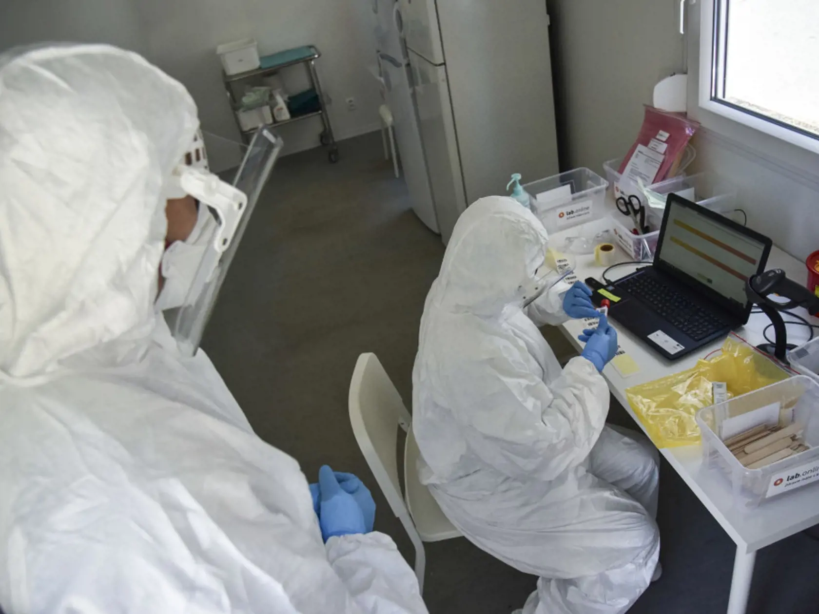 Dva druhy testov: Presnejší test trvá od niekoľko hodín do dvoch dní.