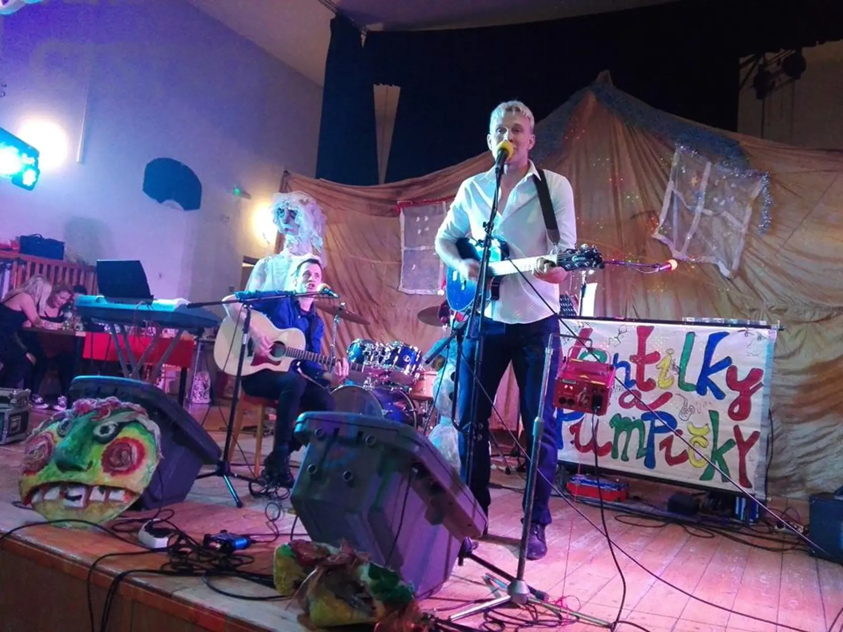 Martin Maxa na koncerte.