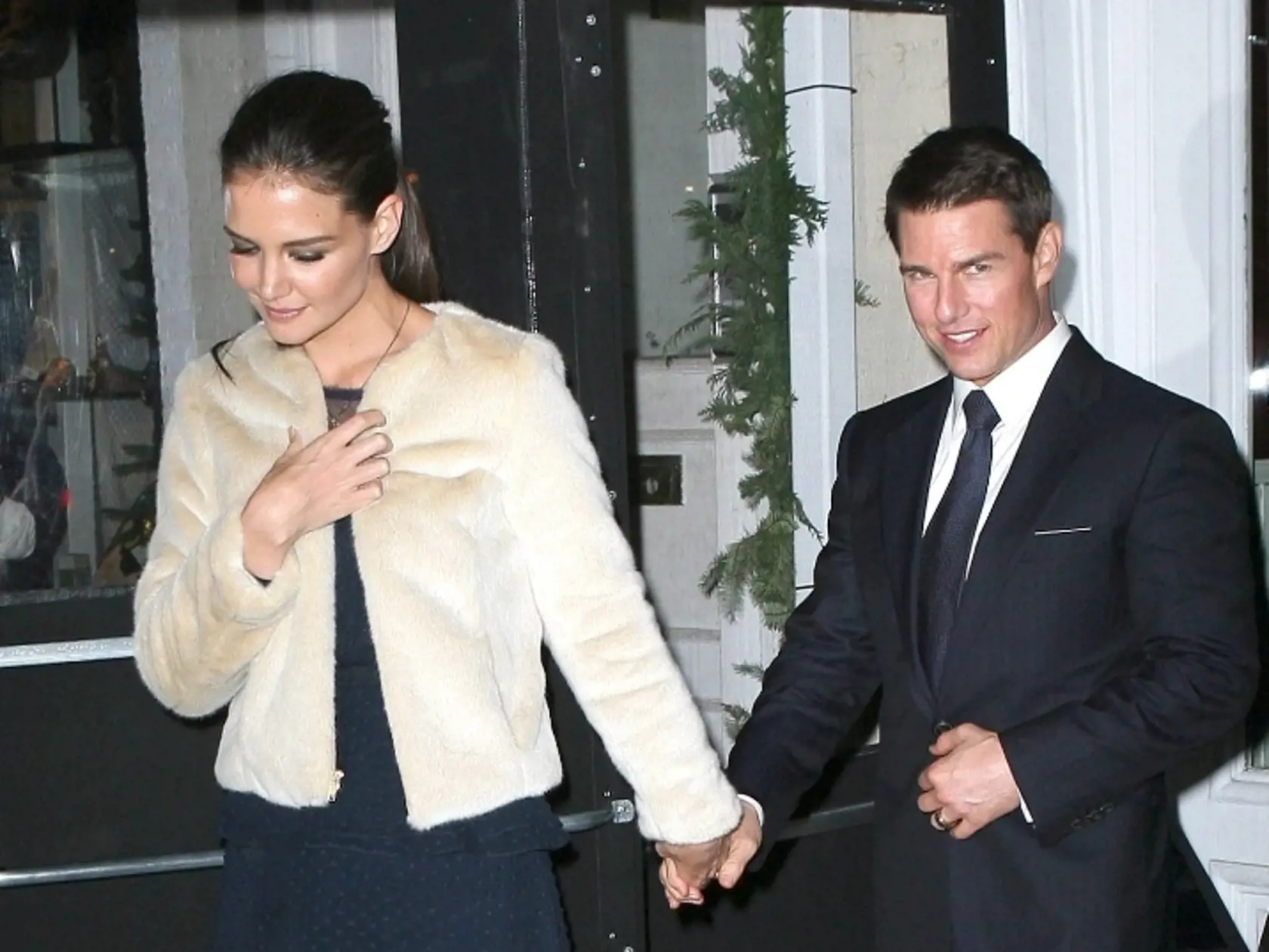 Vychovávajú spolu dcérku Suri Cruise.