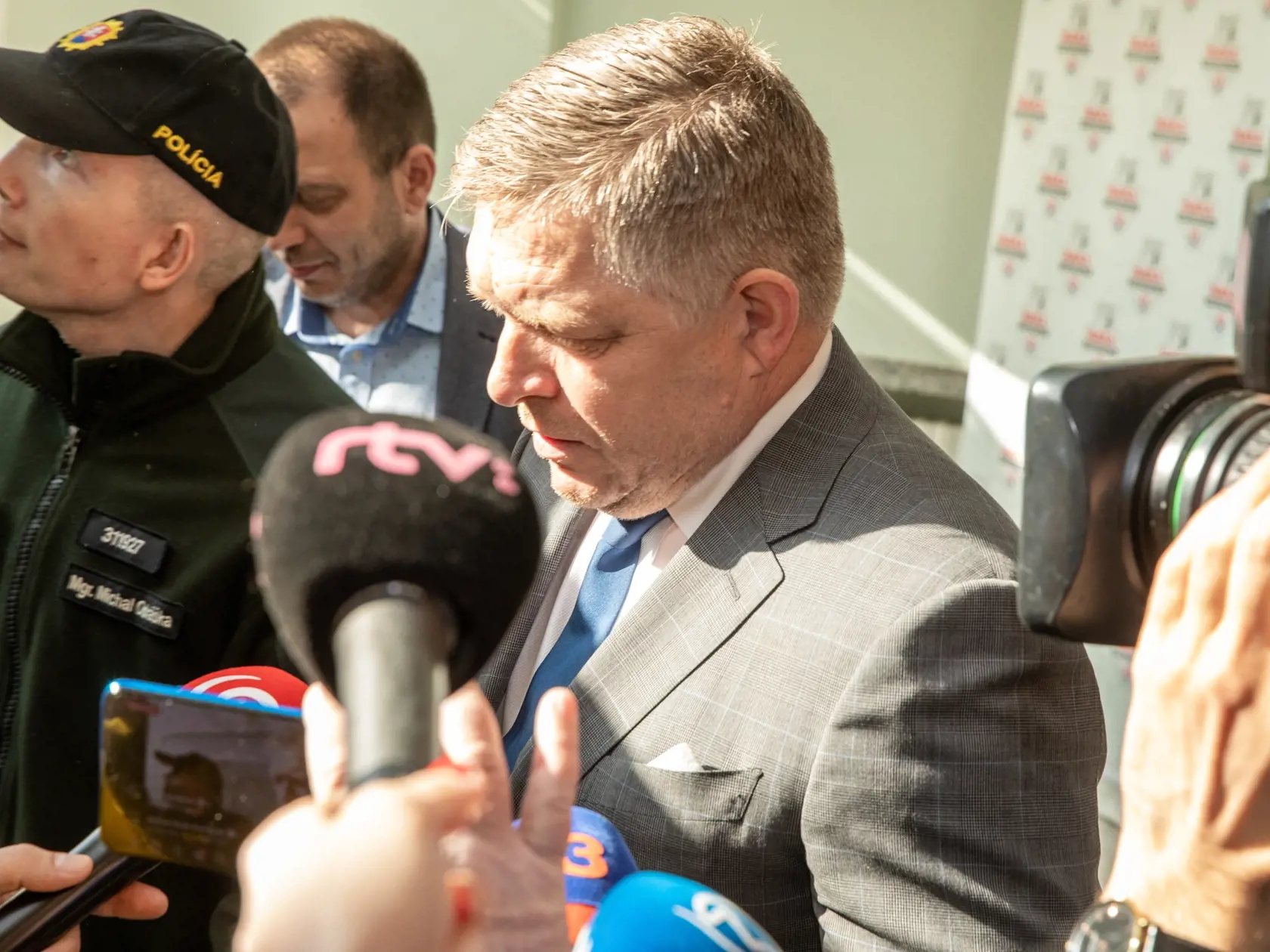 Na snímke je Robert Fico ktorý prišiel vypovedať na policajné prezídium v prípade Súmrak.