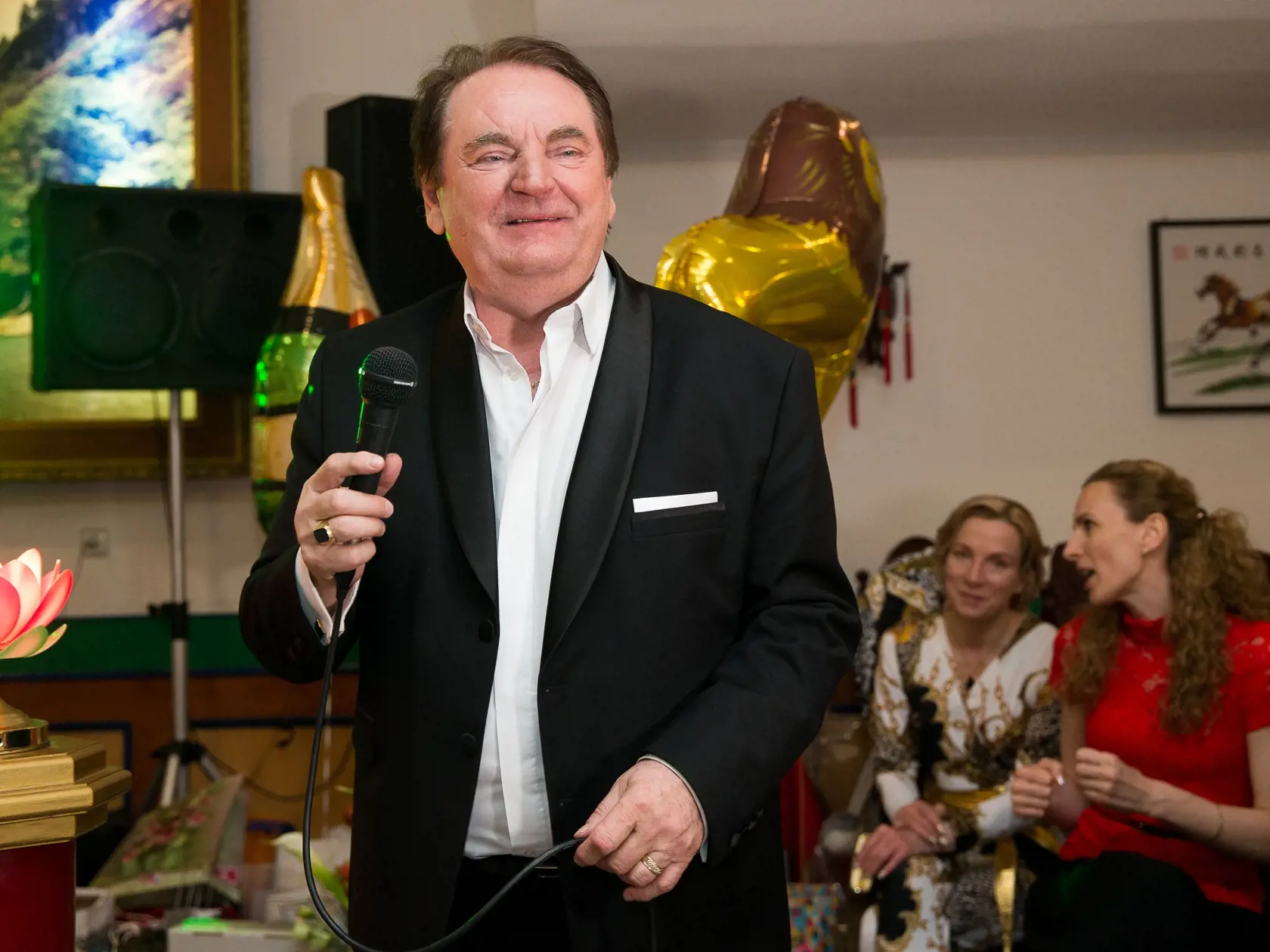 Jozefovská párty organizovaná každoročne Jozefom Oklamčákom spojená s oslavou jeho narodenín. Na snímke Peter Stašák. (archívne foto)