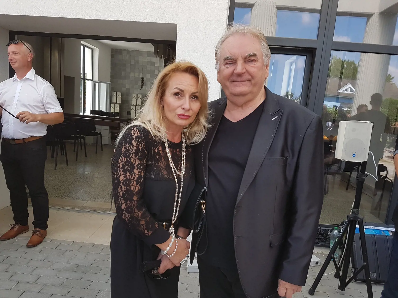 Spevák Peter Stašák a akademická maliarka Zuzana Sandtnerová.
