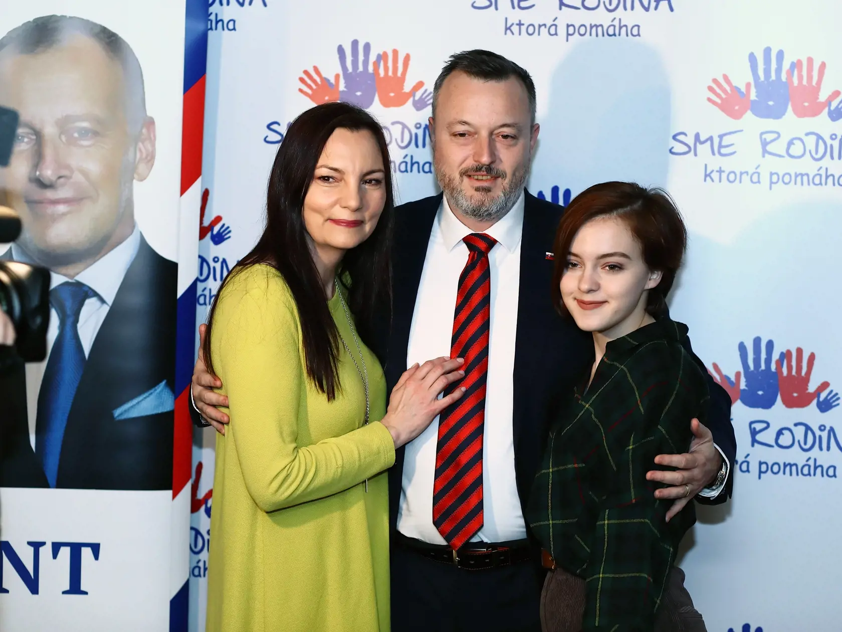 Na snímke volebná centrála u prezidentského kandidáta Milana Krajniaka v Coffe House pri NRSR.