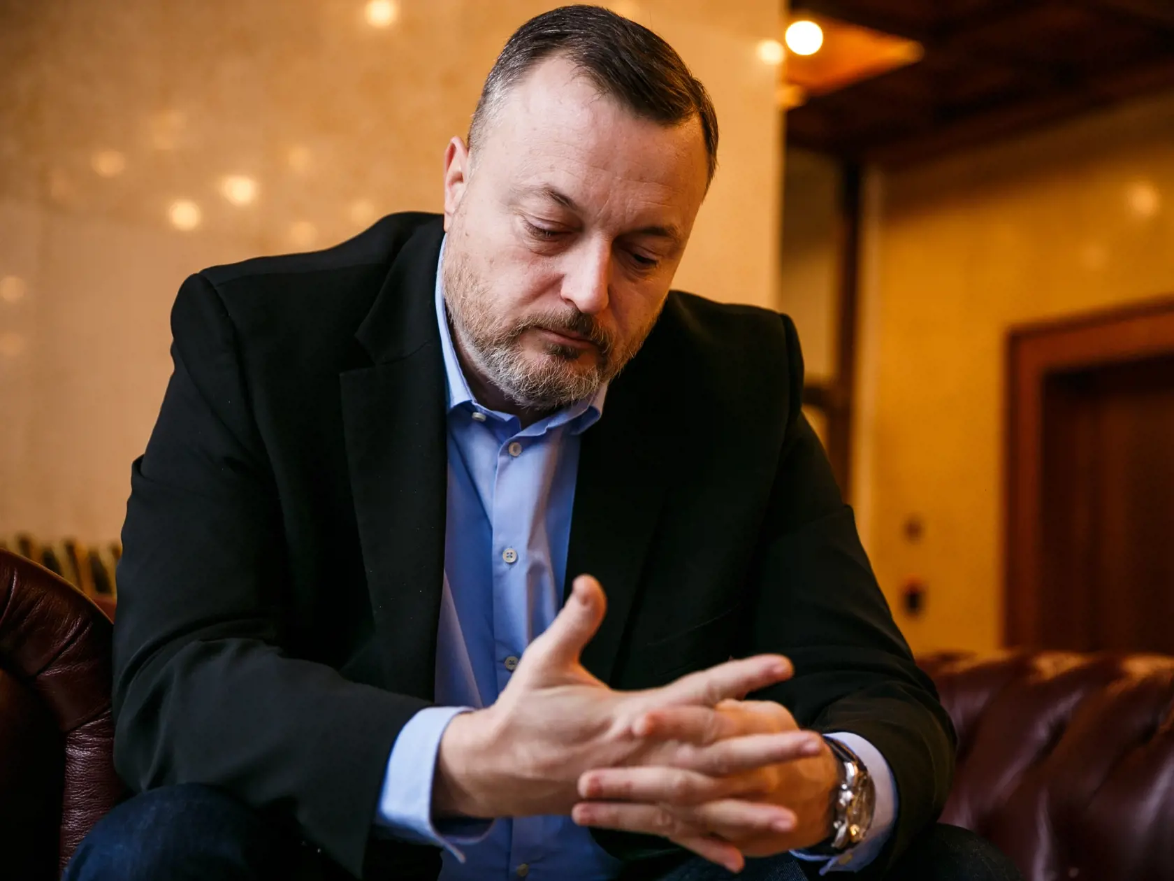 Na snímke Milan Krajniak na rozhovore pre plus 7 dní v parlamente.