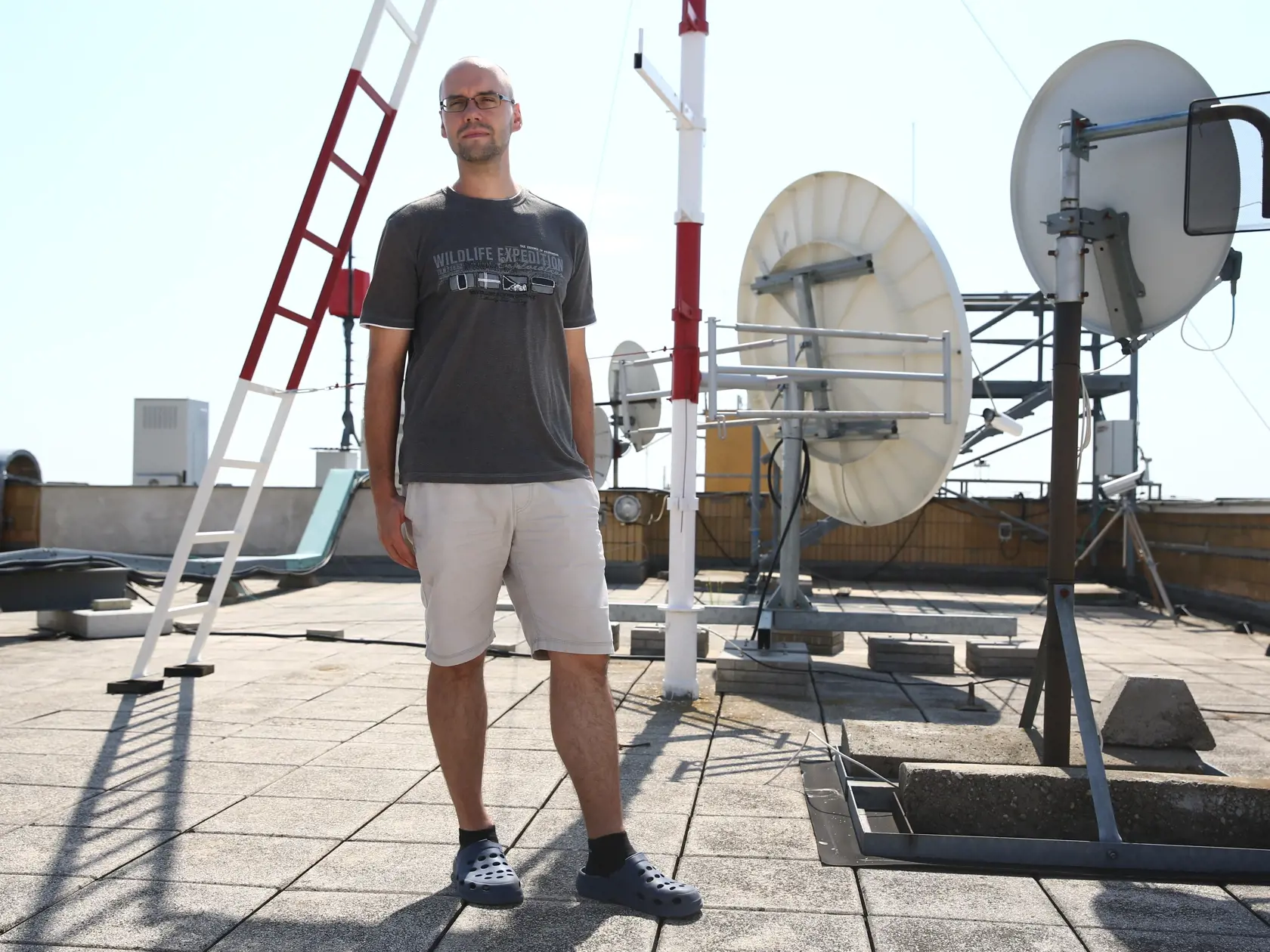 Jozef Pecho je uznávaný klimatológ, v súčasnosti pôsobí v SHMÚ. Pracoval v Českom hydrometeorologickom ústave aj v Českej akadémii vied v Ústave fyziky atmosféry.