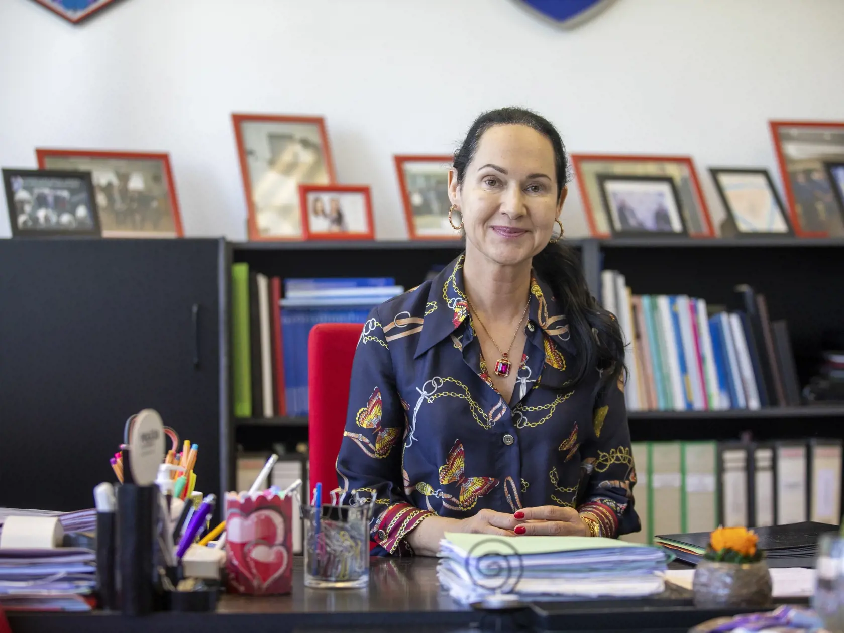 Rektorku policajnej akadémie Luciu Kurilovskú prezidentka na návrh exministra vnútra Romana Mikulca odvolala a to aj napriek tomu, že tak zamestnanci ako orgány akadémie stáli za ňou.