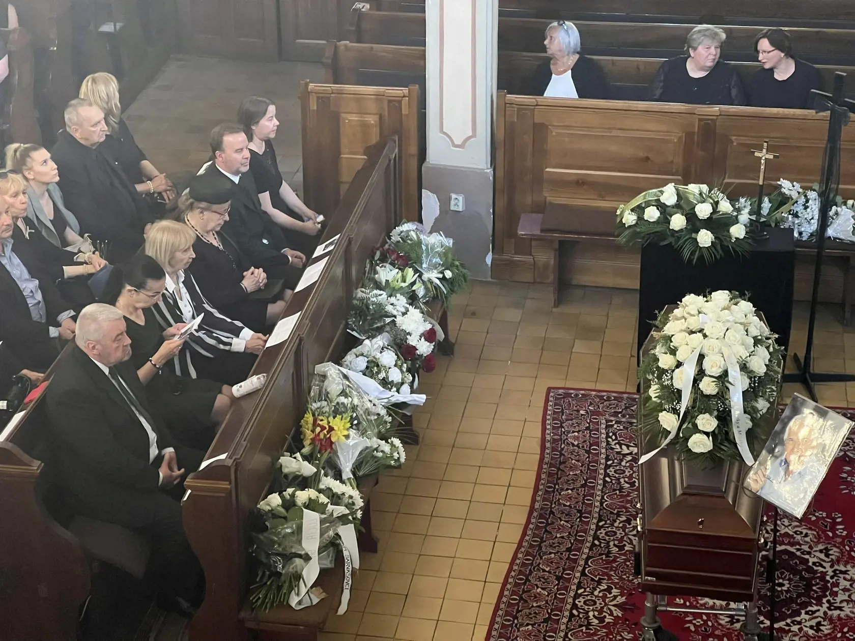Tiež na mieste odzneli verše zo Sládkovičovej Maríny a pieseň v podaní dvoch folkloristov.